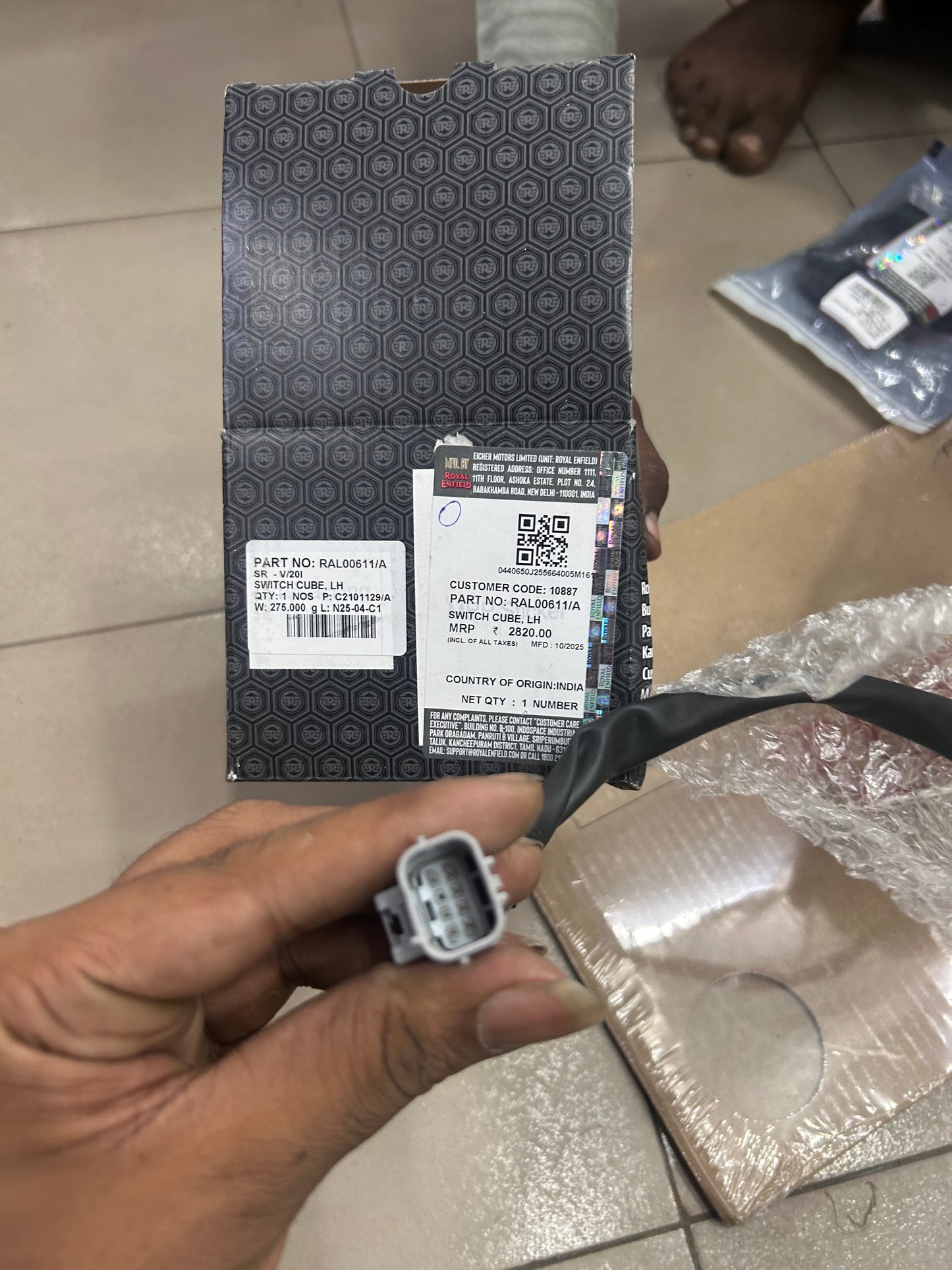 Royal Enfield Switch Cube Black – RAL00611/A (LH), RAL00155/E (RH) | Interceptor, GT 650, Super Meteor