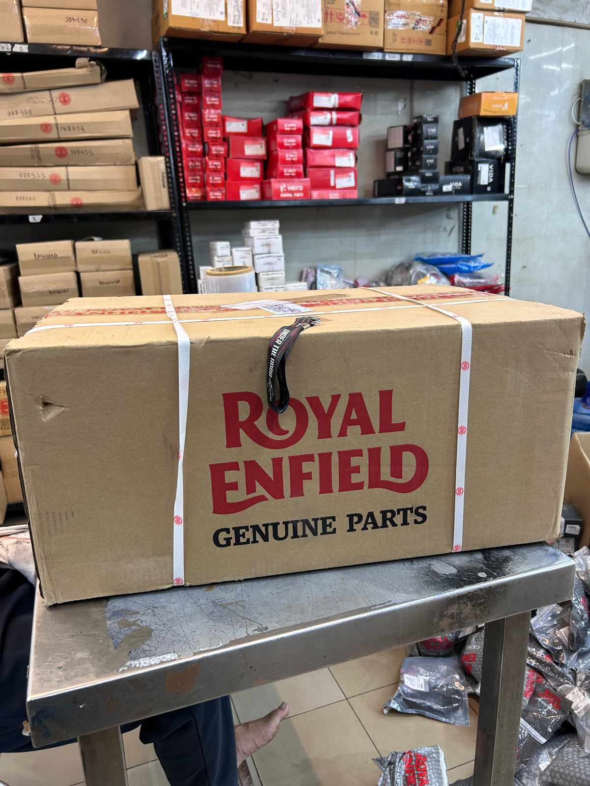 Royal Enfield Fuel Tank Assembly with Sticker White RAK01768/A for Hunter 350 Dapper