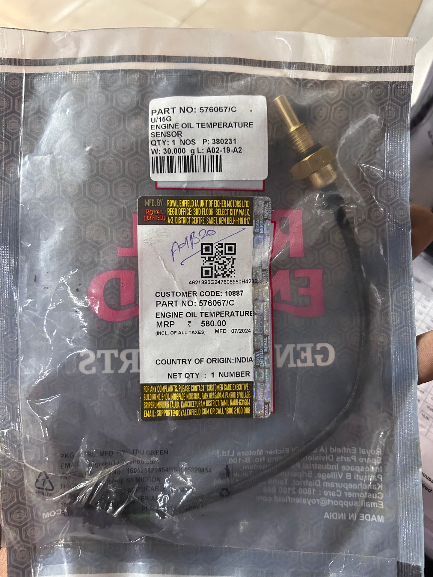 Royal Enfield 576067/C – Engine Oil Temperature Sensor – Genuine RE Spare for 350cc & 650cc BS6 Models