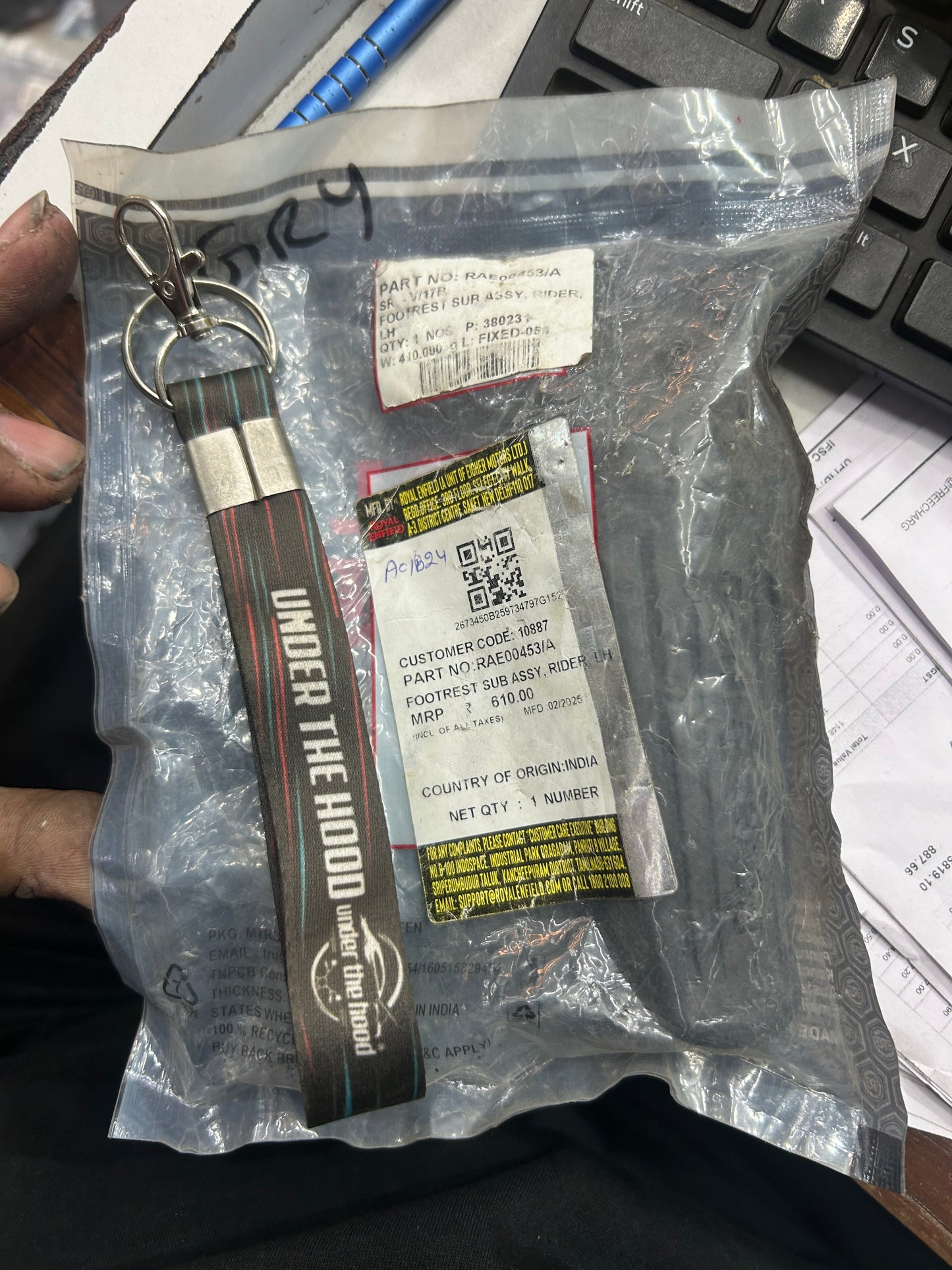 Royal Enfield RAE00453/A – Rider Footrest Assembly LH (Left-Hand Side) for Classic 350 Reborn & Meteor 350