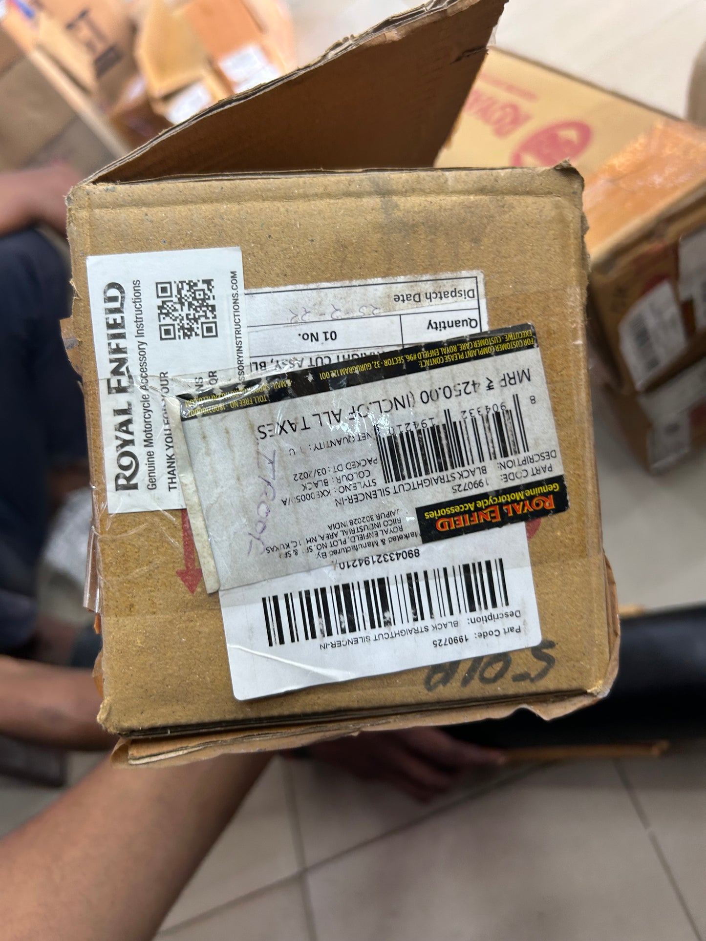 Royal Enfield 1990725 Black Straightcut Silencer-IN — Classic 350 UCE OEM-Style Silencer