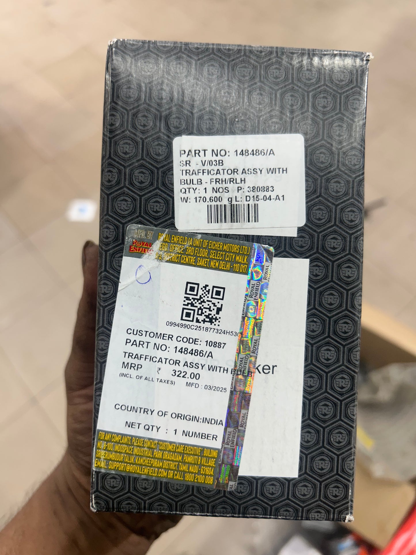 Royal Enfield 148486 – Trafficator Assembly with Bulb (FRH/RLH) Compatible with Interceptor 650 & Continental GT 650 Genuine OEM Part