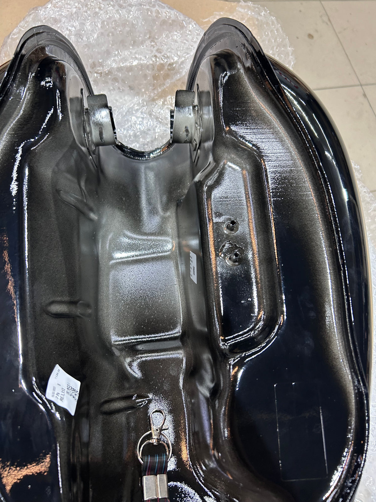 Royal Enfield Bullet 350 UCE ES Disc BS4 Standard Black Fuel Tank with Sticker – 843114