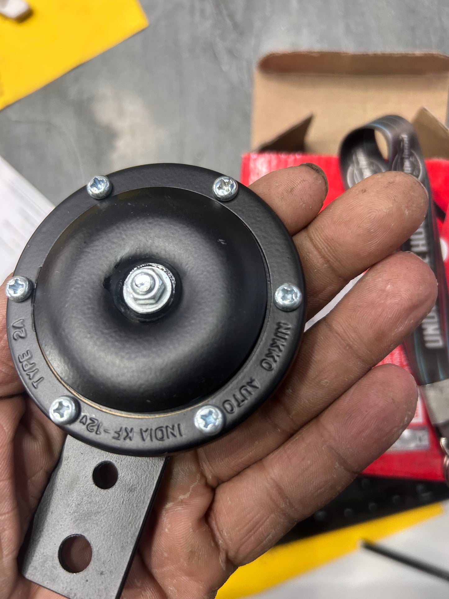 Hero Genuine Horn 38110AAH00099S for HF Deluxe / HF Dawn / CD Dawn / Maestro