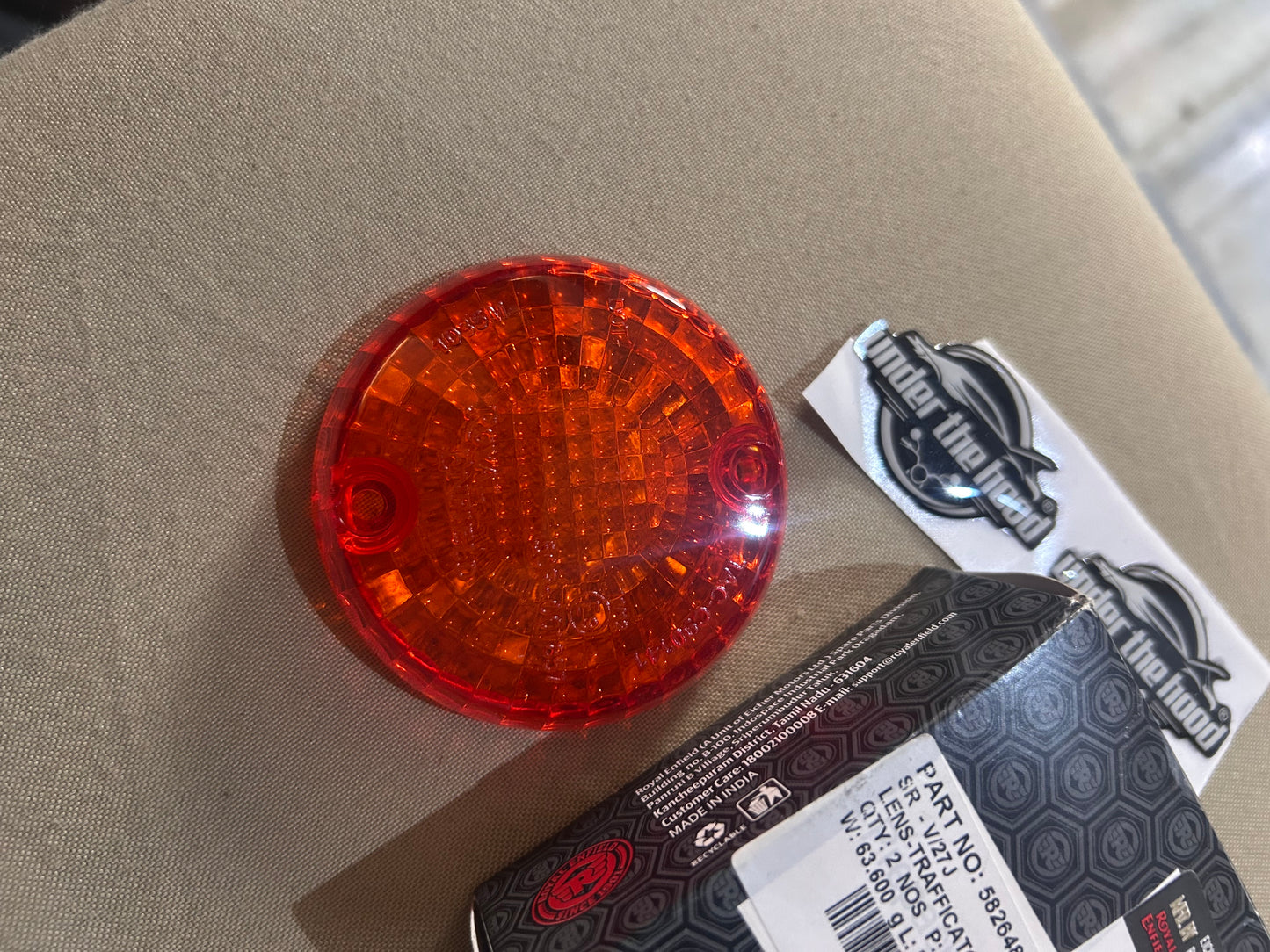 582648/A – Indicator Lens (Amber) for Royal Enfield Bullet 350 UCE, Classic 350 UCE, Classic 500 EFI/UCE, Electra 350 UCE, Standard 350 – Genuine OEM “Trafficator” Lens