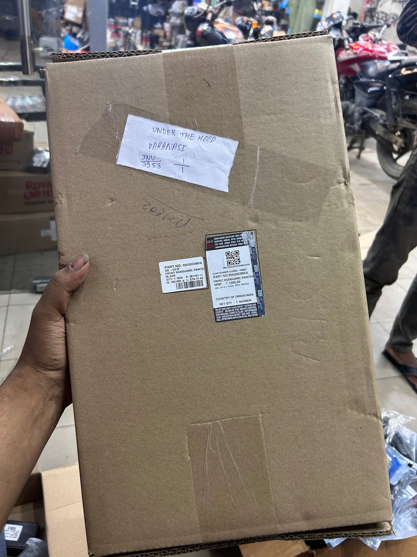 Royal Enfield RAG00389/A – Front Mudguard (Painted Black) | OEM for Hunter 350 – Dapper, Metro Rebel, Metro Factory, Retro/City