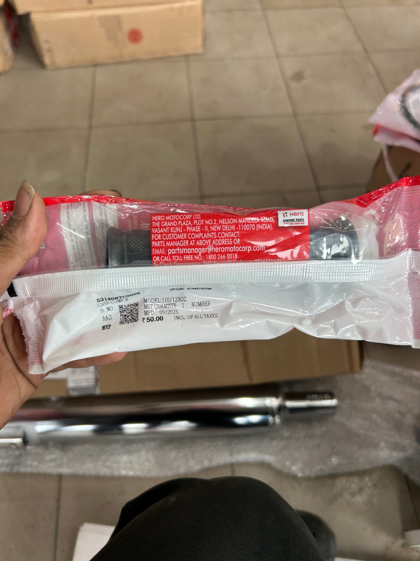 Hero Right Handle Grip – 53140KTC900S | Grip Comp R for Super Splendor, Hero Bikes