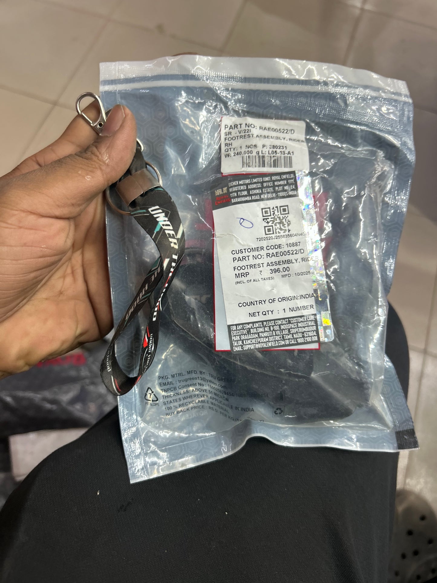 Royal Enfield Right Rider Footrest Assembly – OEM (RAE00522/D) for Bear 650