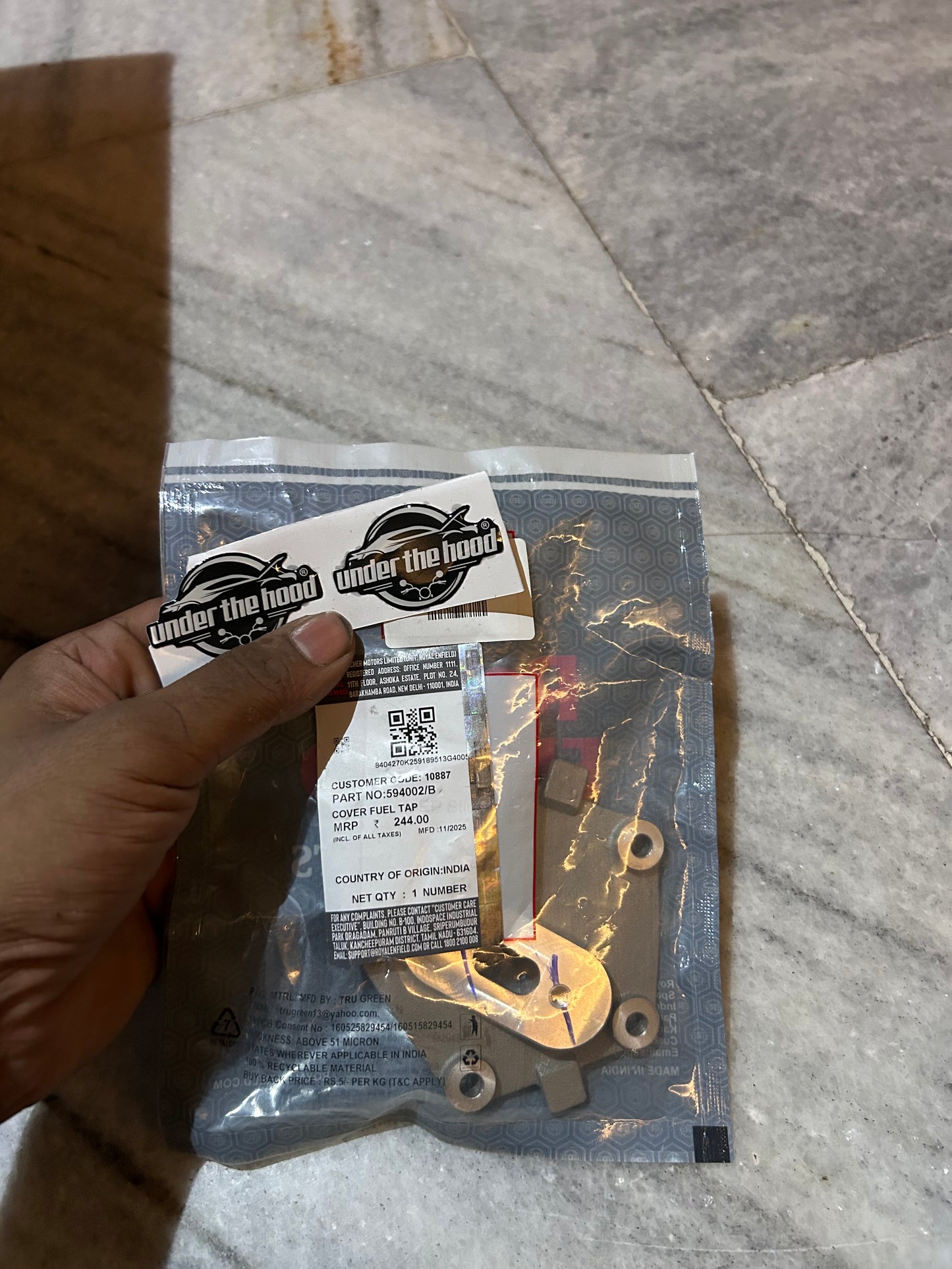 594002/B – VT31 Cover, Fuel Tap (Fuel Cock Protective Cap) for Thunderbird 350 / Thunderbird 500 / Thunderbird 350X / Rumbler 500 / Classic 350 UCE / Classic 500 UCE / Continental GT 535 – Genuine Royal Enfield