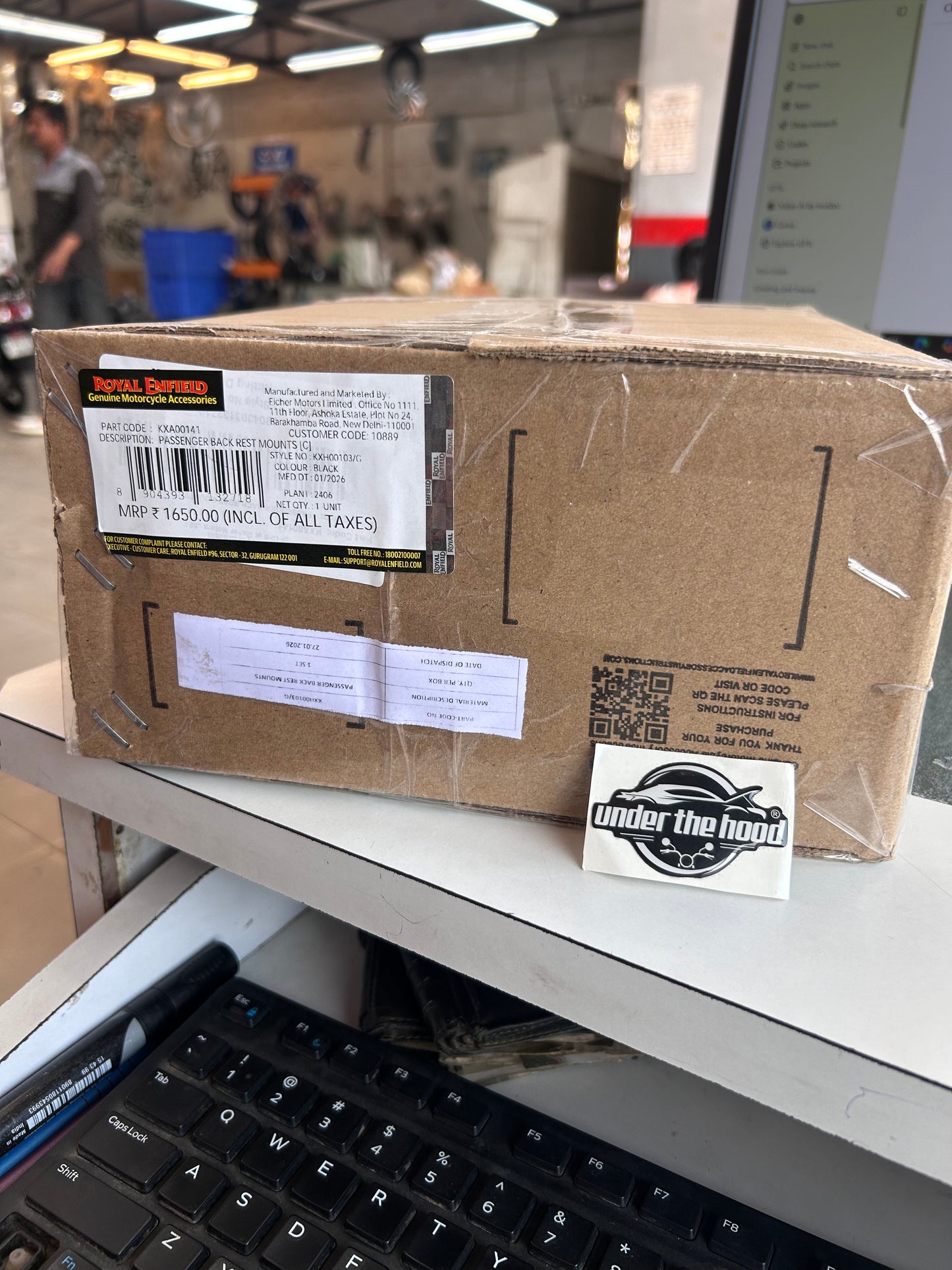 Royal Enfield Black Passenger Backrest Mounts KXA00141 — Genuine OEM Arms for Hunter 350