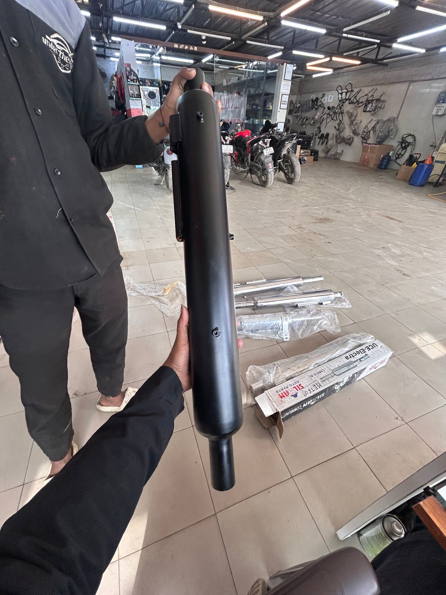 SILMEN ROYAL ENFIELD REPLICA EXHAUST BS4 BLACK (ORIGINAL SOUND)