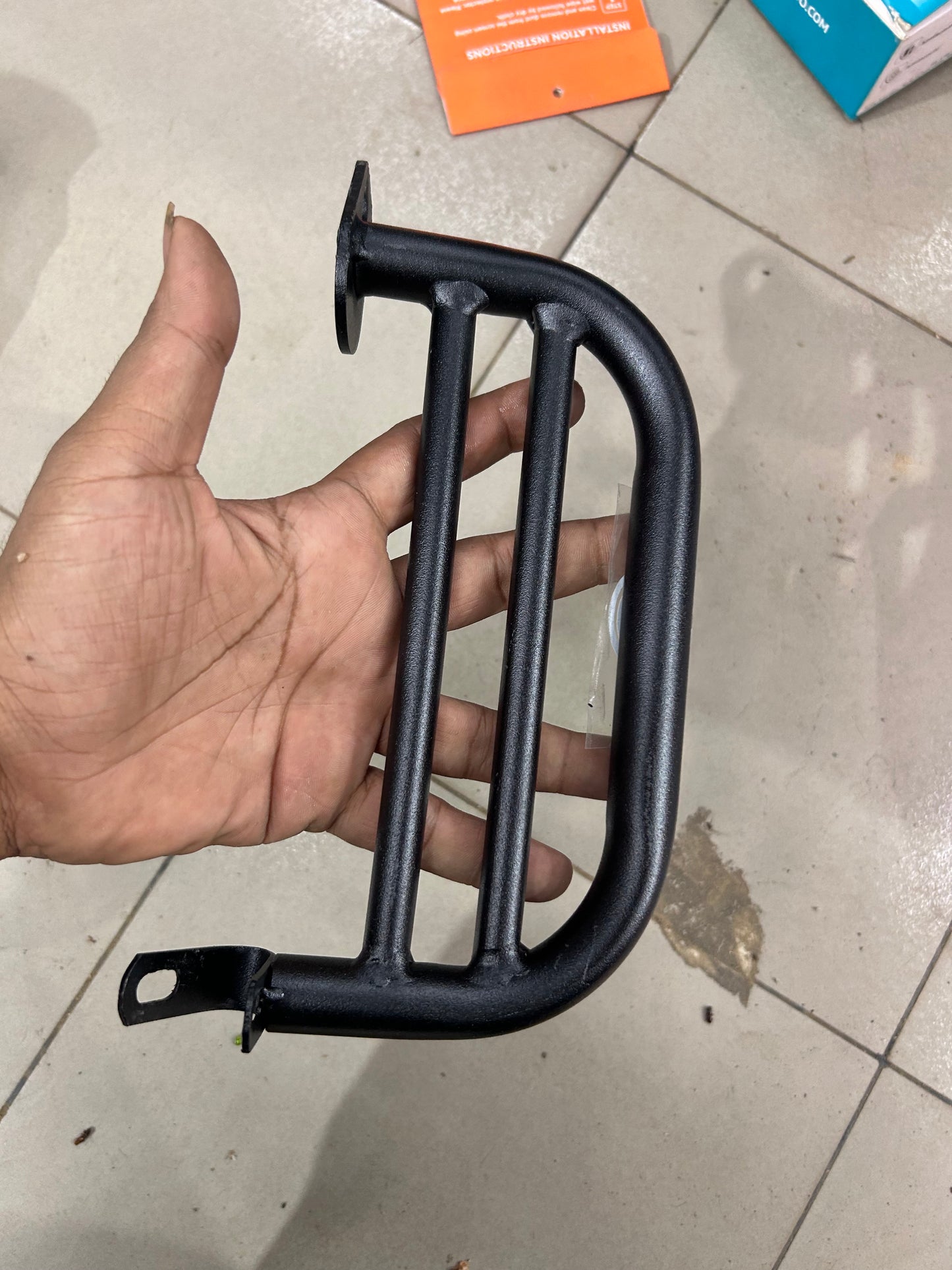 HUNTER & Bajaj N160 FOOTREST IN STAINLESS STEEL BLACK POWDER COATED (LEFT SIDE)