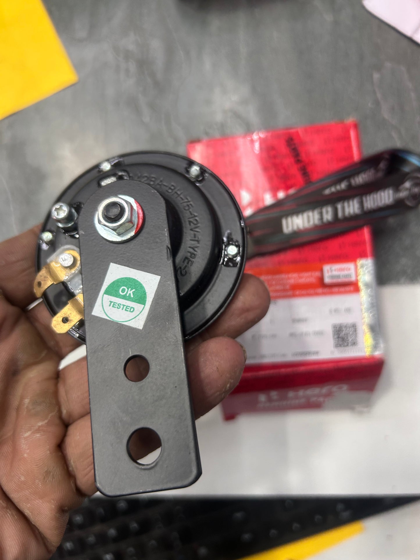 Hero Genuine Horn Comp for Splendor+, HF Deluxe, Super Splendor, Glamour | Part No. 38110KTC900S