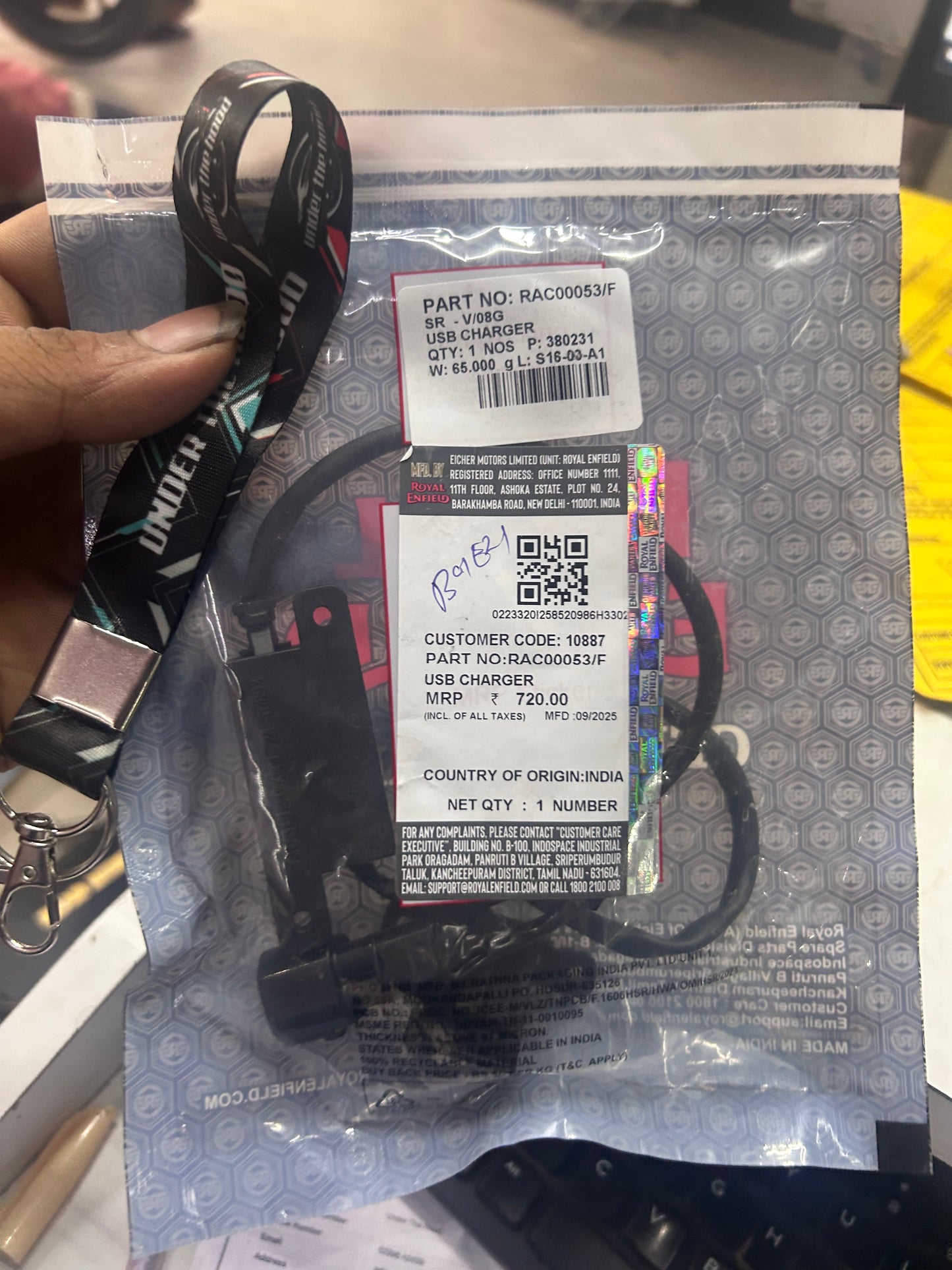 Royal Enfield RAC00053/F – OEM USB Charger (Handlebar) for Classic 350 Reborn, Meteor, Bullet 350, Hunter 350 J-Series & Retrofit Upgrade for Older Models