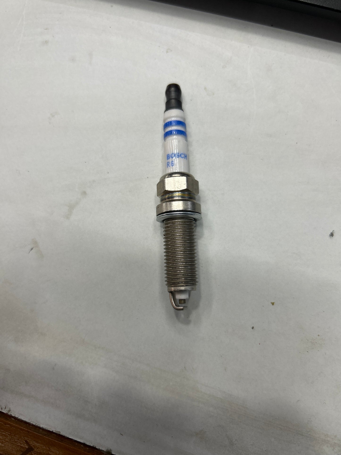 Bajaj OEM spark plug JG351209 Bosch VR5NE for Pulsar 200NS, RS200, Dominar