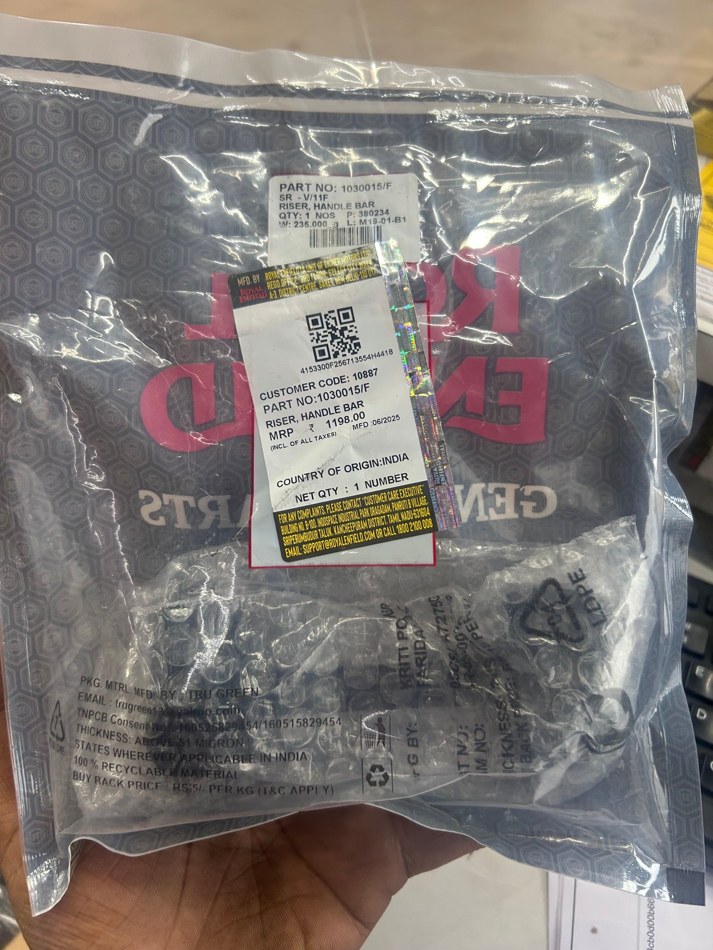 Royal Enfield 1030015/F – OEM Handlebar Riser for Interceptor 650