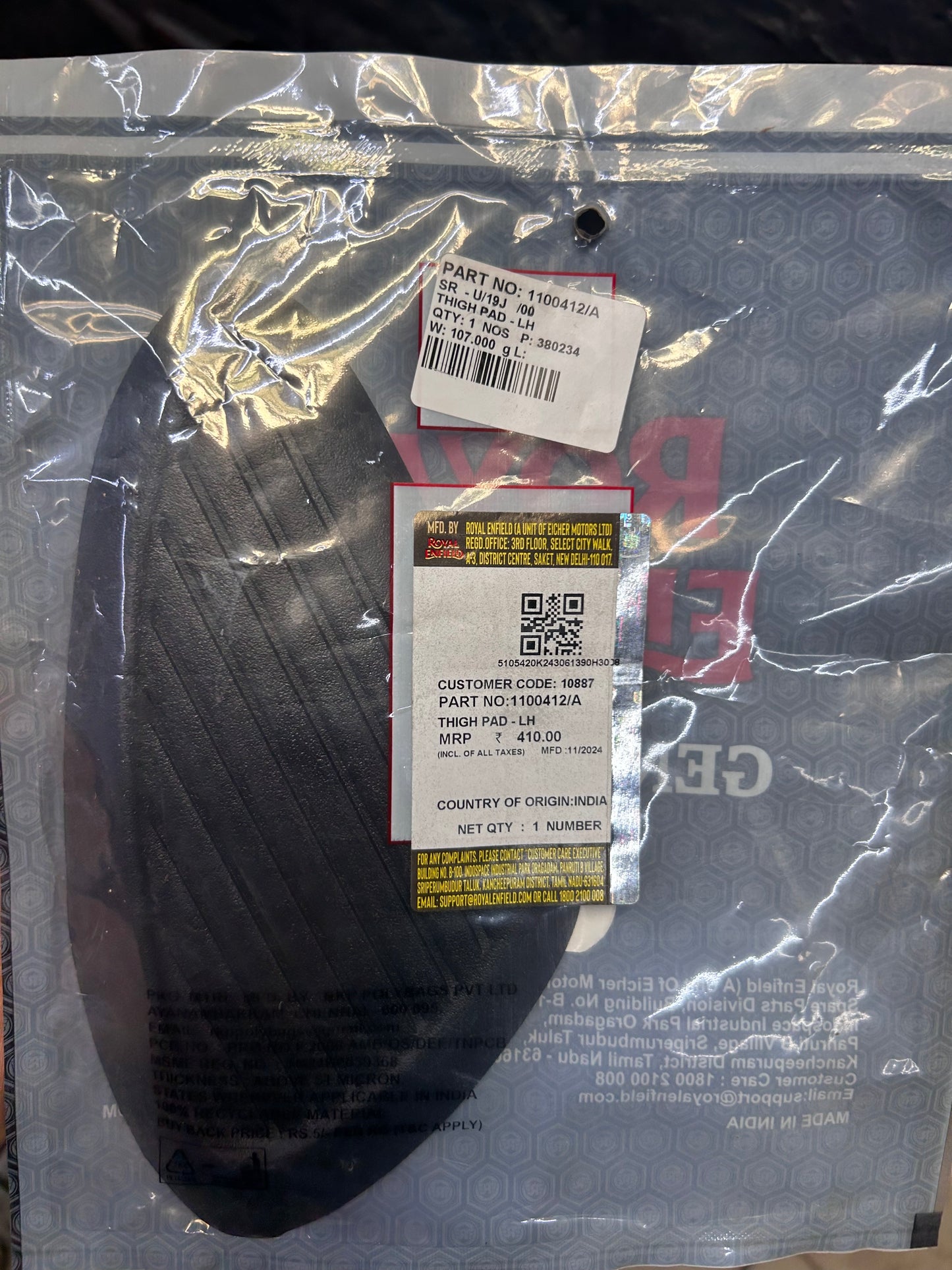 Royal Enfield Thigh Pad – Left-Hand (1100412/A) – Genuine OEM for Classic 350 Reborn