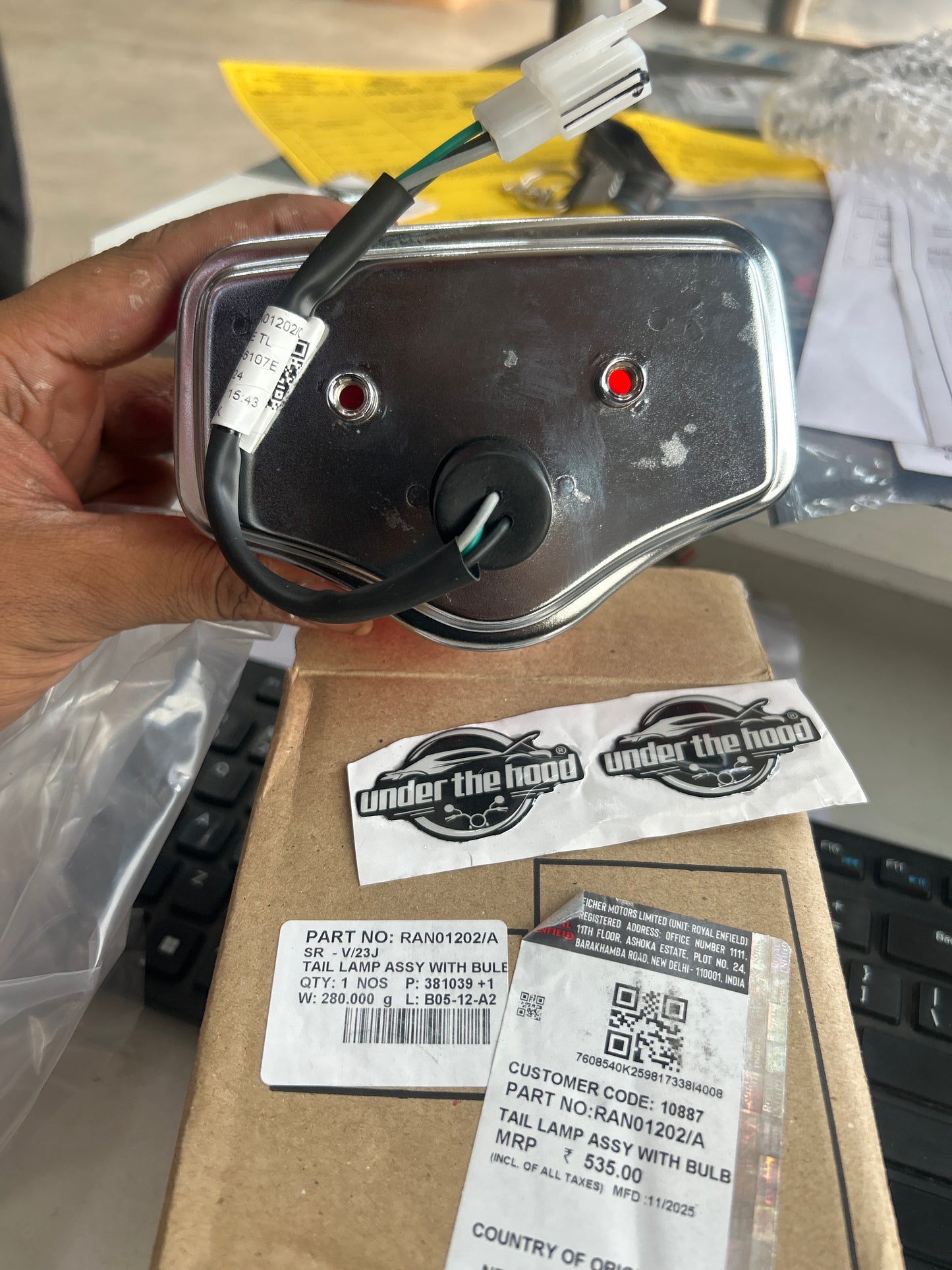 Royal Enfield RAN01202/A – Genuine Tail Lamp Assembly with Bulb for Bullet 350 J Series