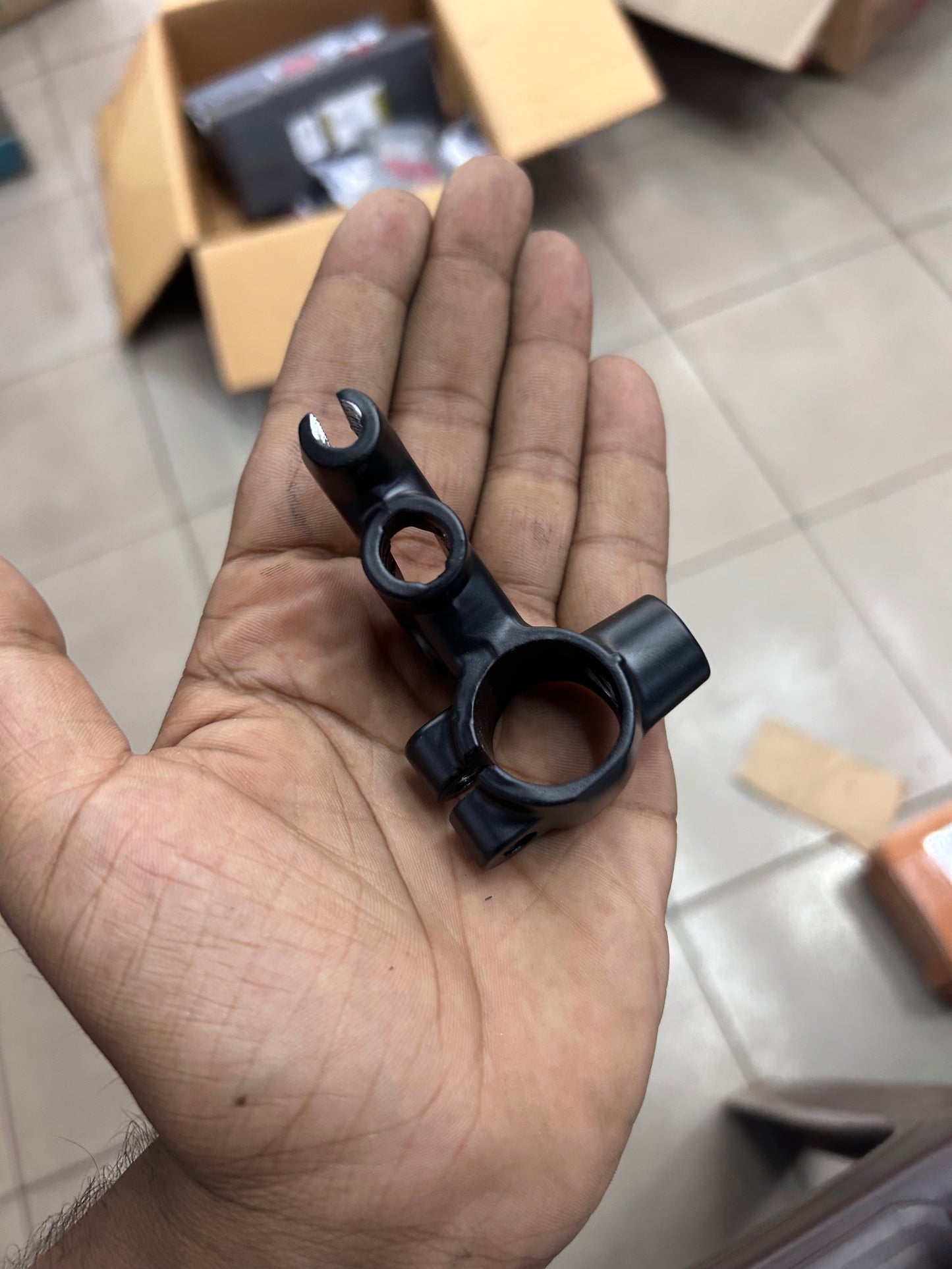 Royal Enfield Front Brake Lever Bracket (143348) – OEM for Drum Brake Models (Bullet, Classic, Electra, Machismo, Deluxe & Campus)