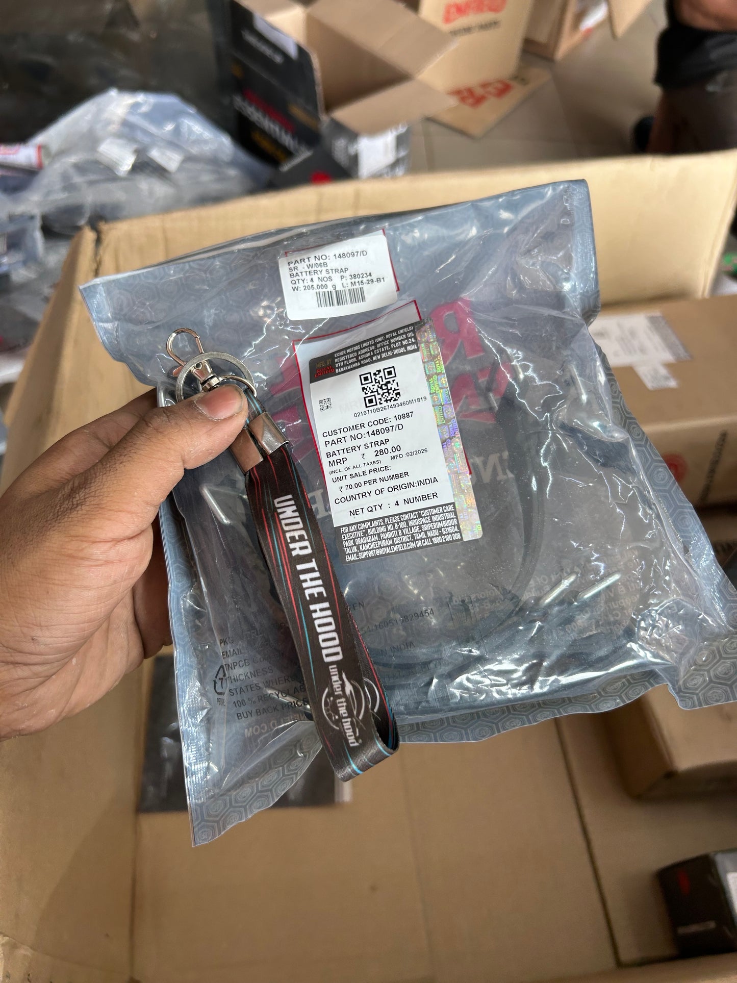 Battery Strap for Interceptor 650 / Continental GT 650 – Genuine Royal Enfield 148097/D