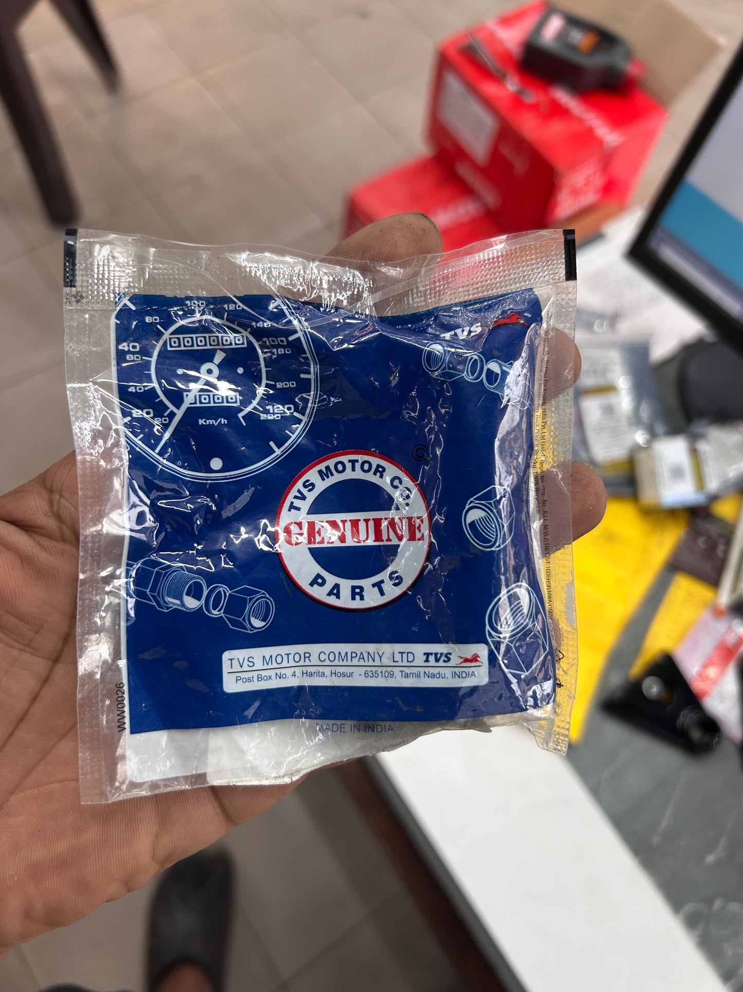 TVS K2320800 – Genuine Valve Kit (2 Intake Valves, 1 Exhaust Valve + Oil Seal) for TVS Ntorq 125