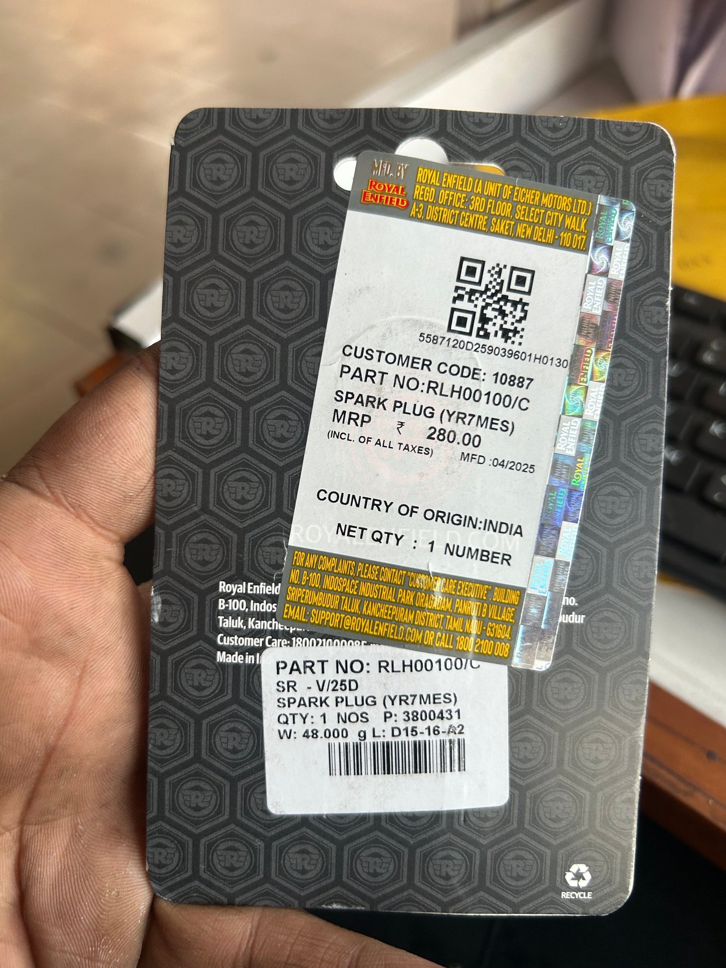 Royal Enfield RLH00100/C Spark Plug – Bosch YR7MES (Genuine OEM for J‑Platform Bikes)