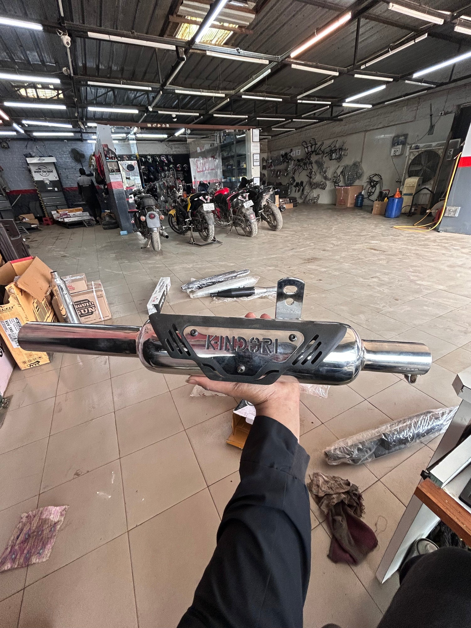 HK, Silmen & Red Rooster Exhausts – Meteor 350 & Classic Reborn J-Series