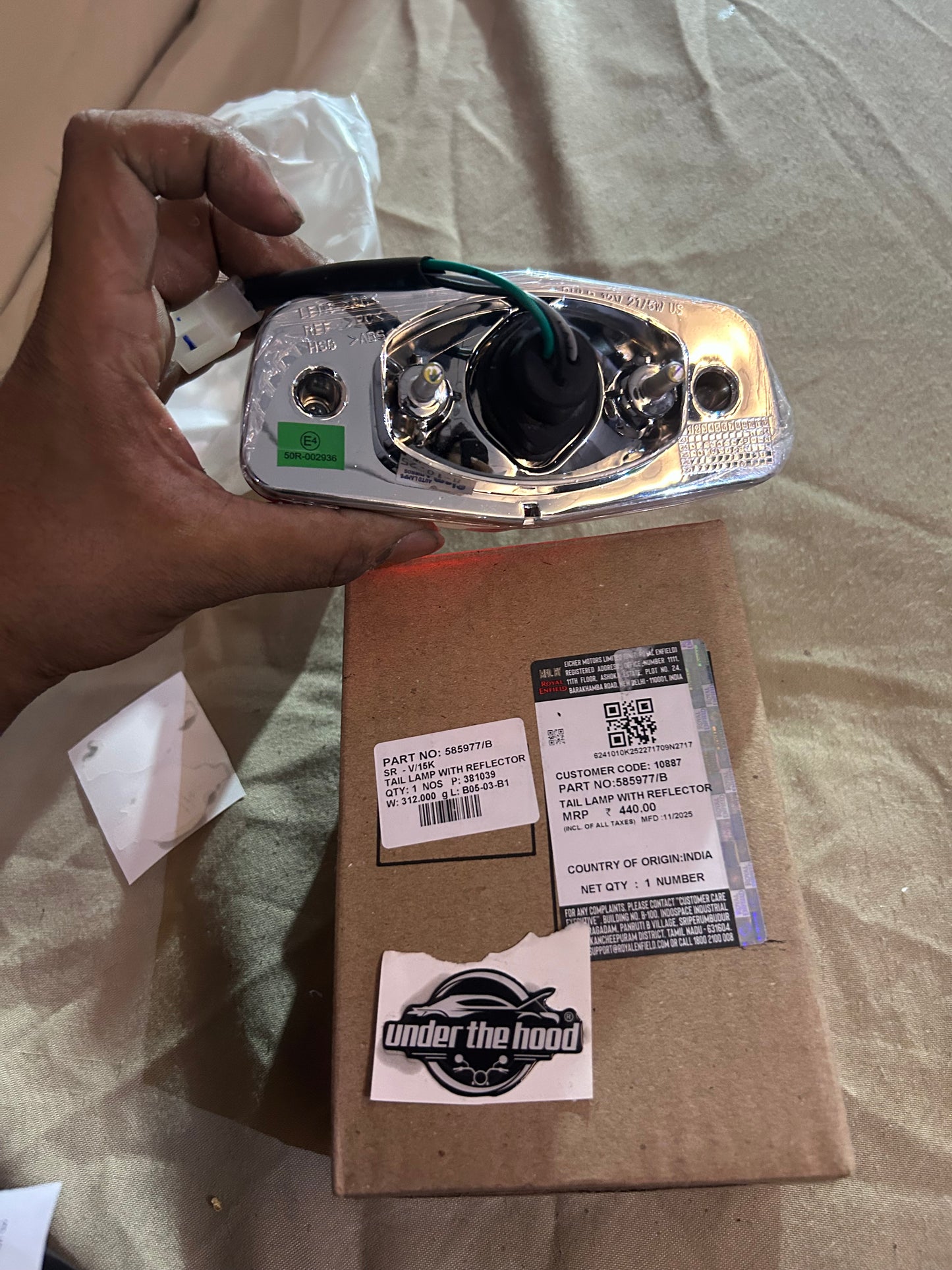 Royal Enfield 585977/B Tail Lamp with Reflector – Genuine Rear Light Assembly for Interceptor 650 & Continental GT 650