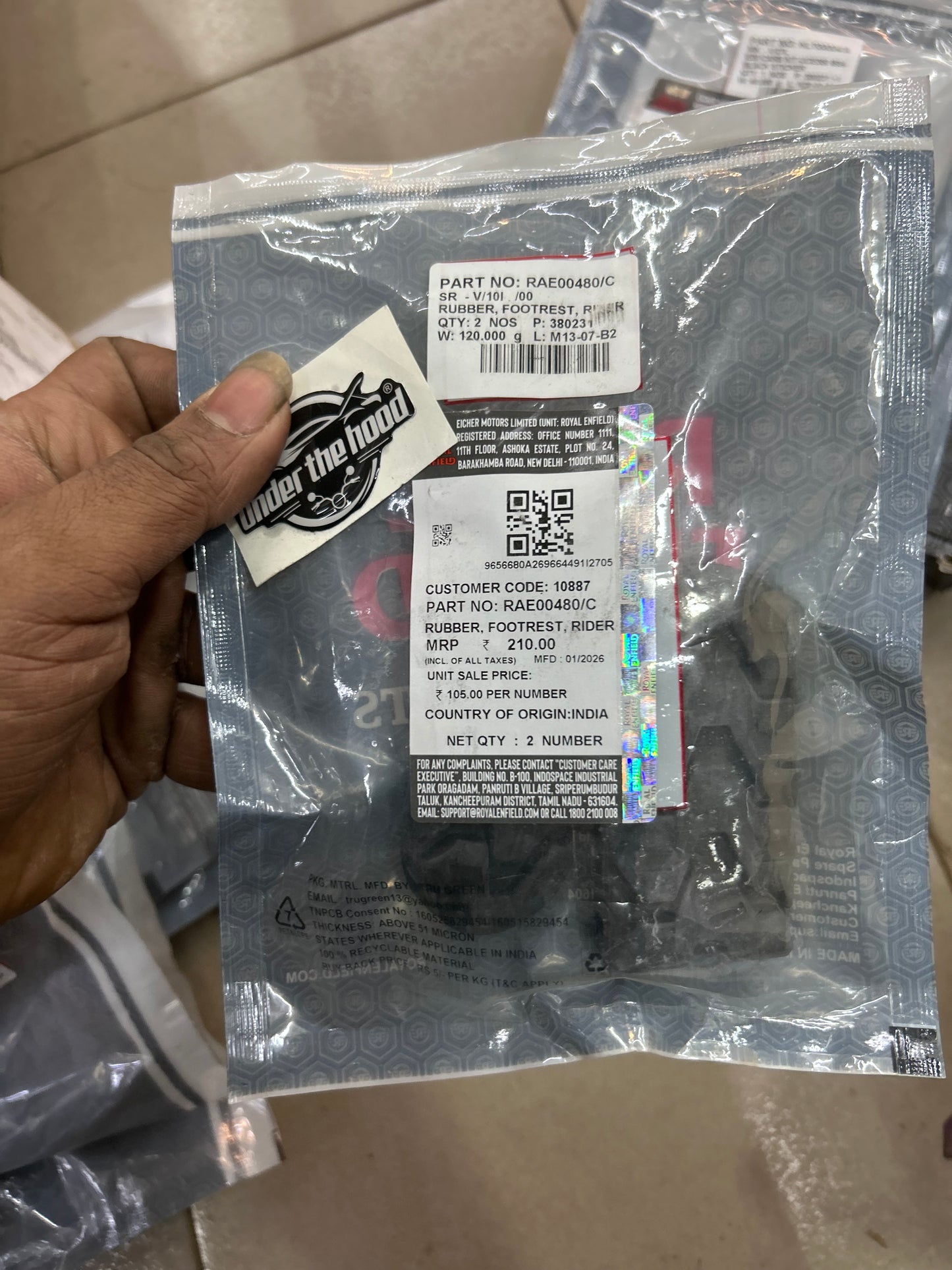 Royal Enfield Bear 650 Rider Footrest Rubber Grip (RAE00480/C) – Fits Left & Right – Genuine OEM