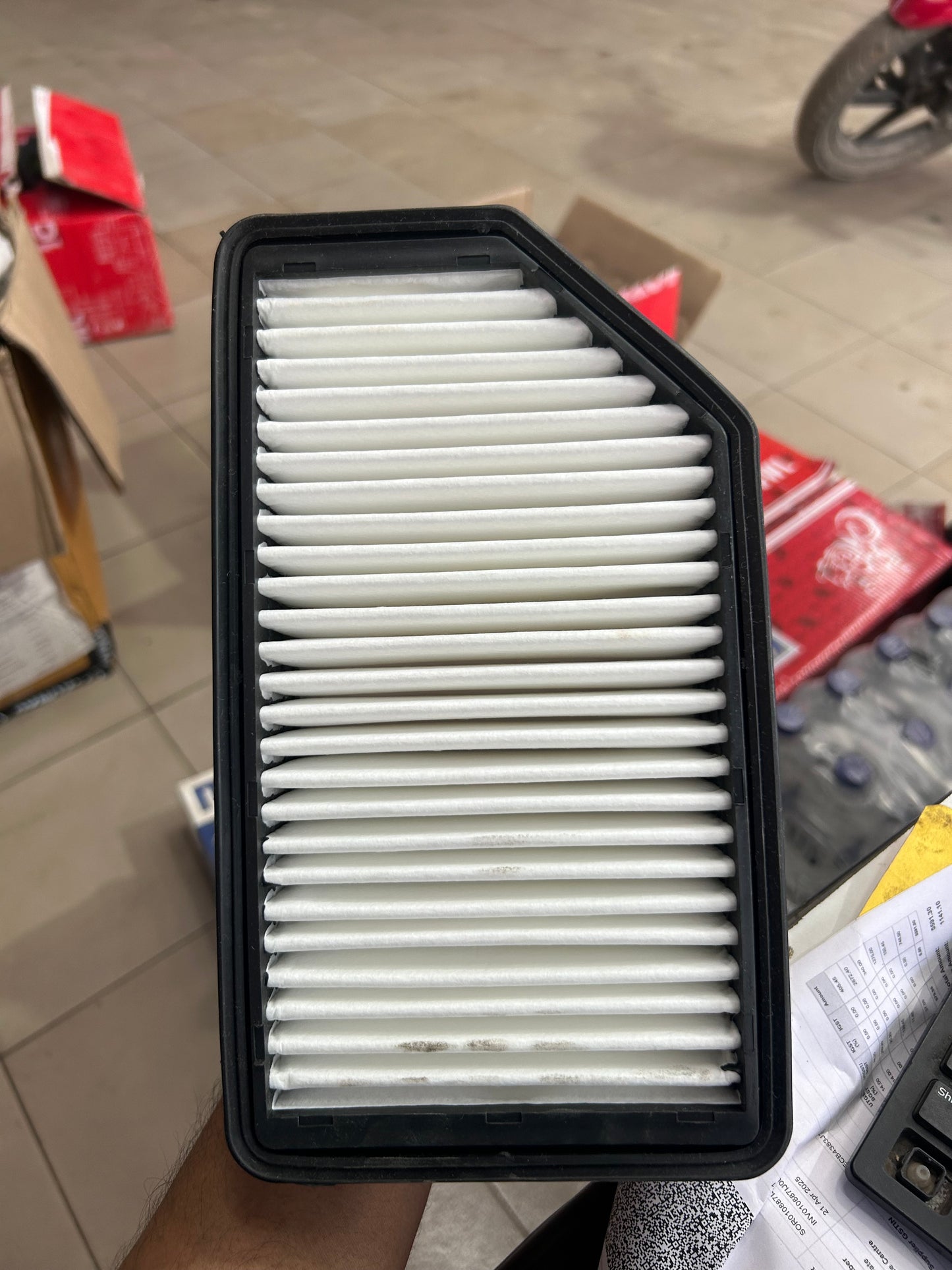 Air Filter for Hyundai Fluidic Verna – Mahle LX 4016 | Genuine Replacement | Engine Performance