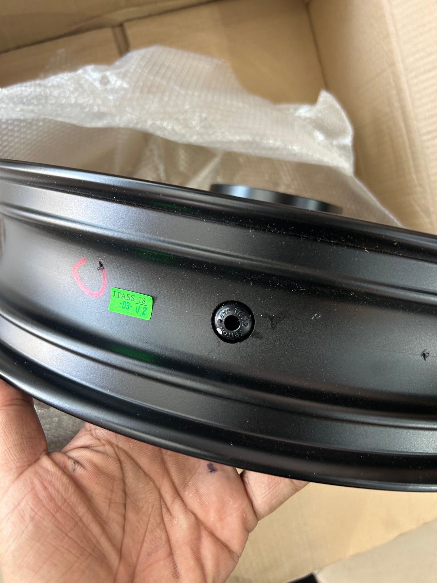 Royal Enfield RAT00704/A Rear Alloy Wheel 18-inch – OEM Tubeless Upgrade for GT 650 & Interceptor 650