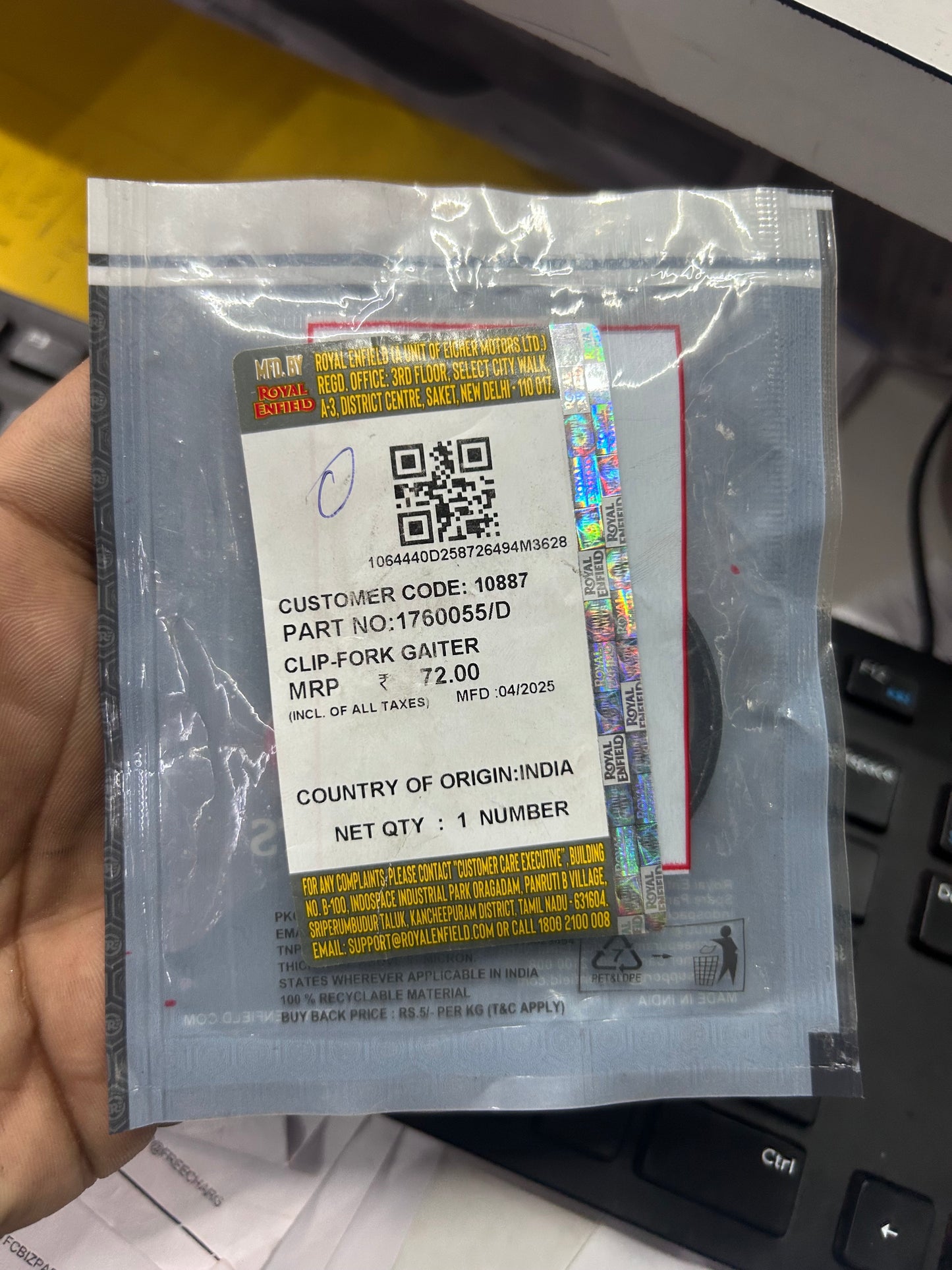 Royal Enfield 1760055/D Clip – OEM Fork Gaiter Fastener for Interceptor 650, Continental GT 650 & Hunter 350