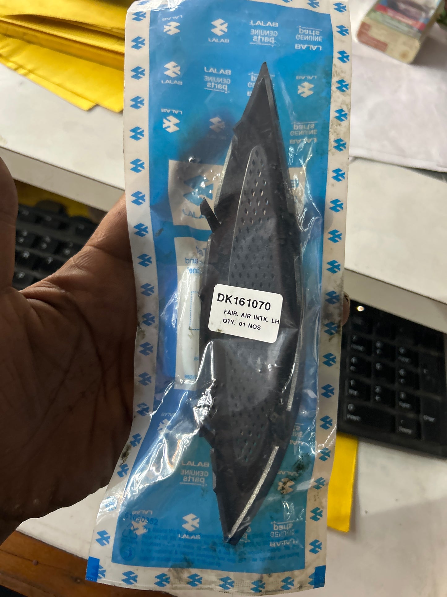 Fairing Air Intake Left (DK161070) – Genuine Bajaj for Pulsar 220 UG4