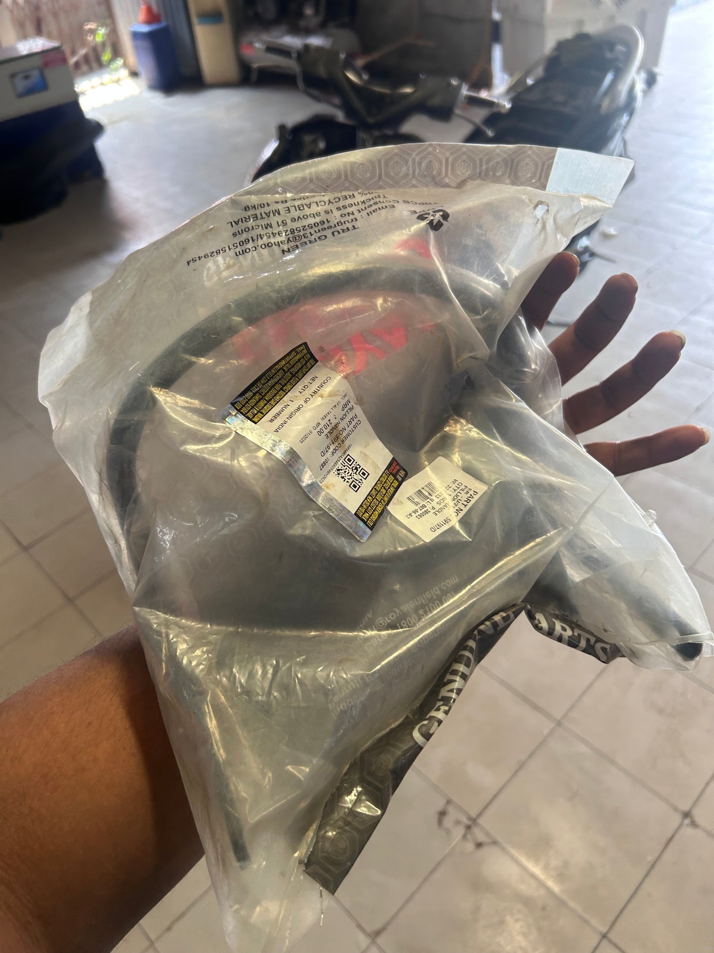 Royal Enfield 591197/D Grab Handle – Classic 350 & 500 UCE (Black)

