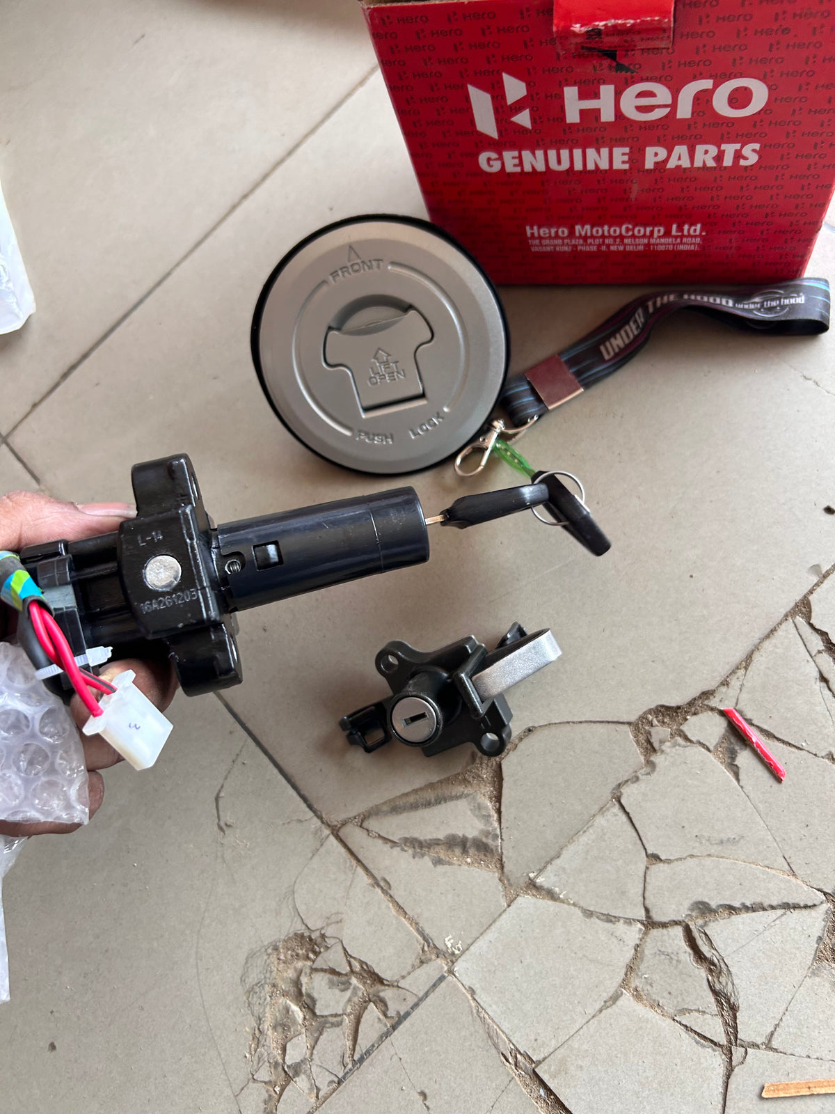 Hero Genuine Ignition Switch Lock Set for Glamour | Key Set / Main Lock Assembly with 2 Keys | 35010AANH20S