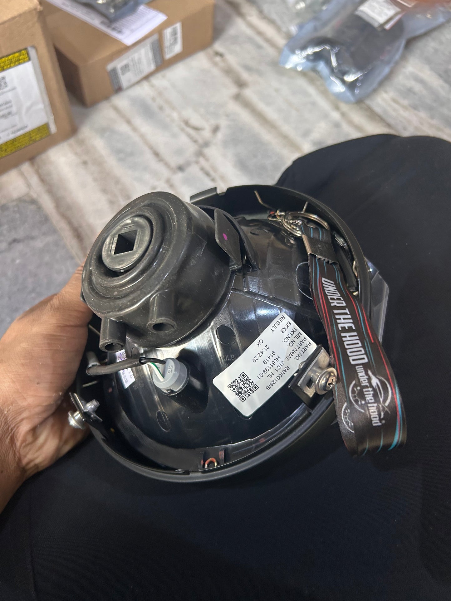Royal Enfield RAN00126 / RAN00126/A – Headlamp Assembly with Bulb (Black Housing) for Hunter 350 BS6 (J-Series) – Genuine OEM Headlight
