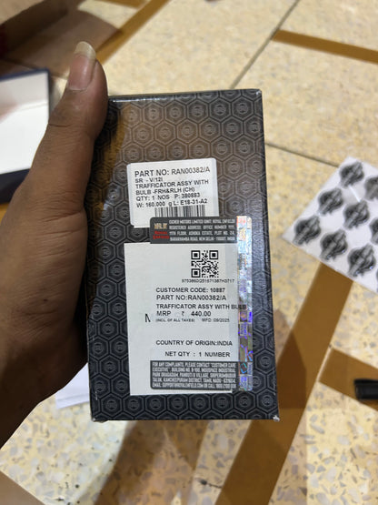 Royal Enfield RAN00382/A – Chrome Trafficator Assembly with Bulb (FRH & RLH) | OEM for Meteor 350 (Supernova Beige) & Classic Reborn