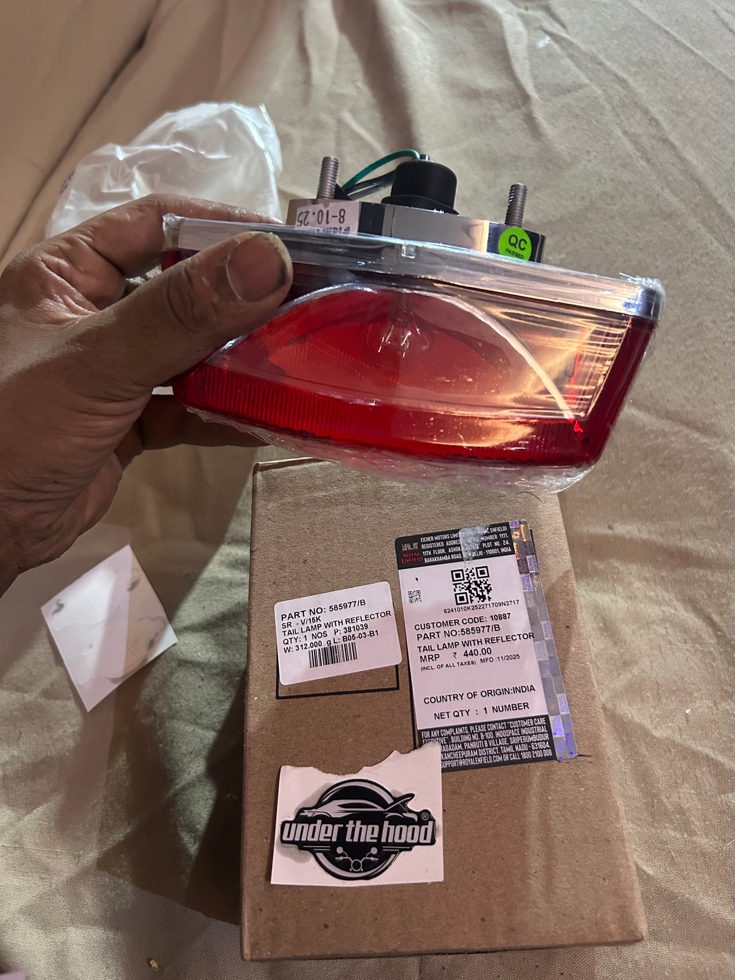 Royal Enfield 585977/B Tail Lamp with Reflector – Genuine Rear Light Assembly for Interceptor 650 & Continental GT 650