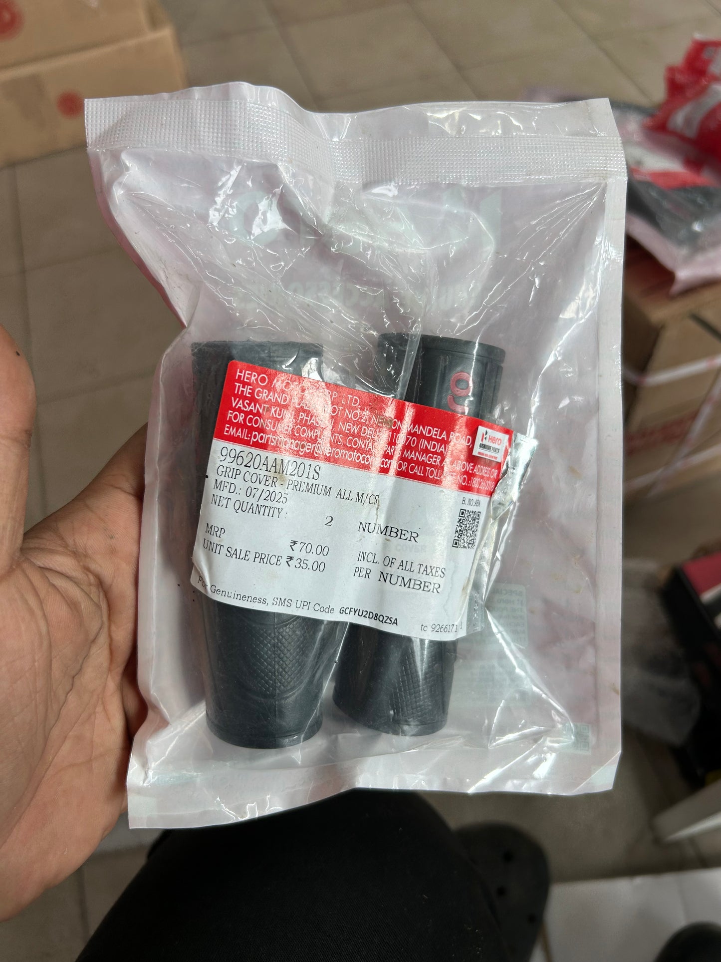 Hero Premium Grip Cover / Grip Cap – 99620AAM201S | Fits Multiple Hero Models