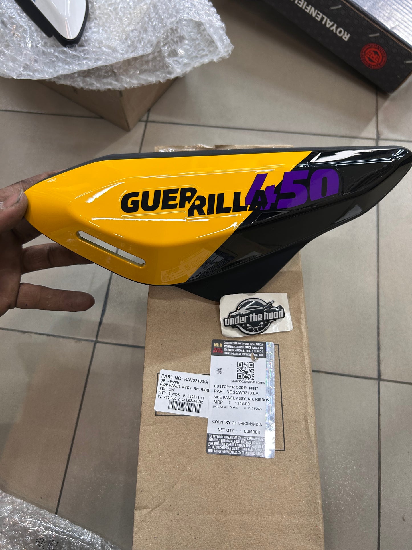 Royal Enfield RAV02103 – Side Panel Assy, RH, Ribbon Yellow for Guerrilla 450 (BS6) – Genuine OEM