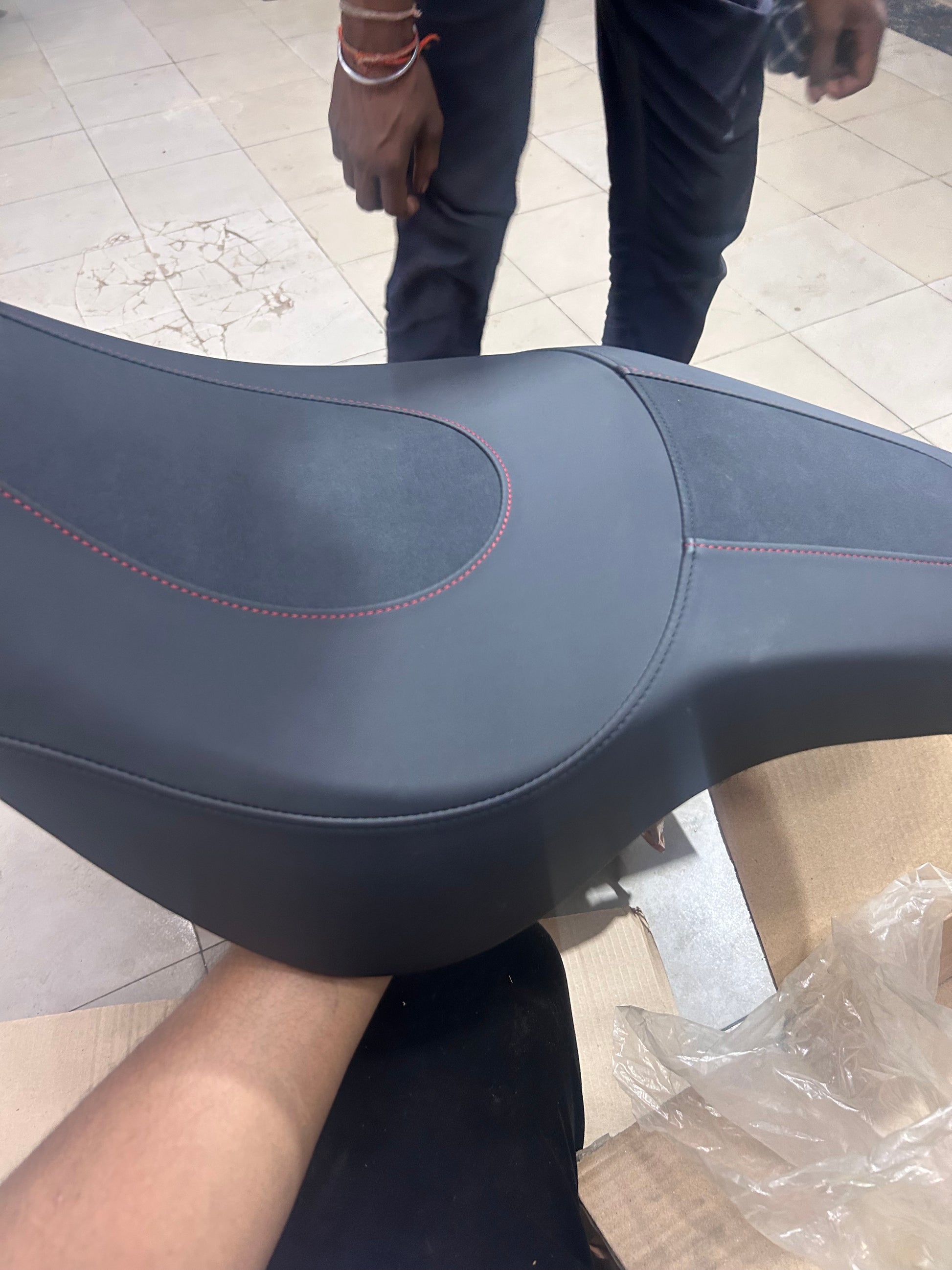 1120124/D Seat Assembly - Side Profile View