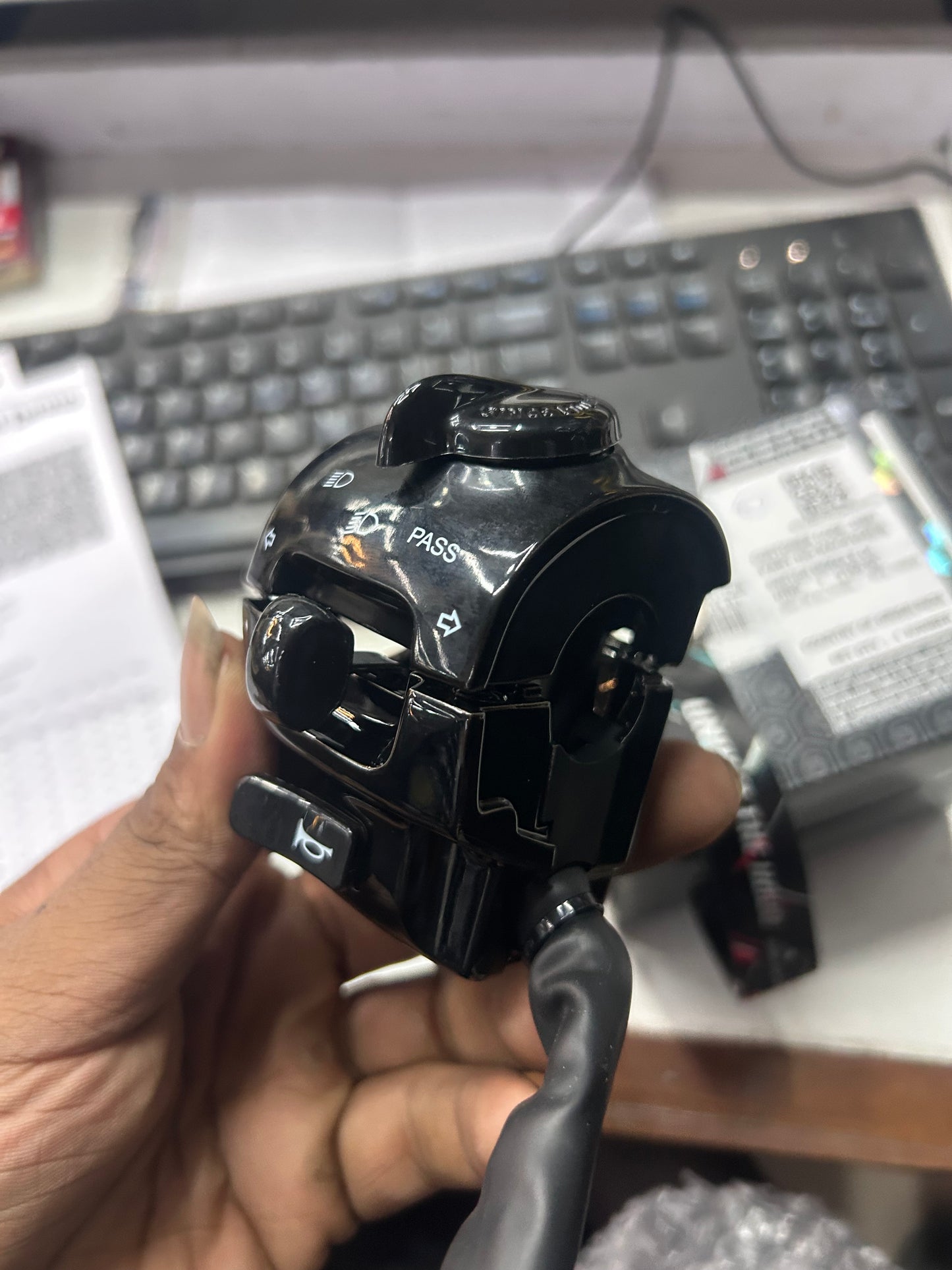 Royal Enfield RAC01045/B – Left Switch Module (LED-Headlamp Models) for Meteor 350 (J-Series, BS6/E5) – Gloss Black / Colour Trim – OEM