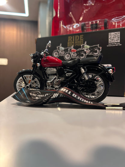 Royal Enfield Classic 350 1:15 Scale Model Bike Toy – Pull Back, Interchangeable Tanks, Single & Dual Seat Modes
