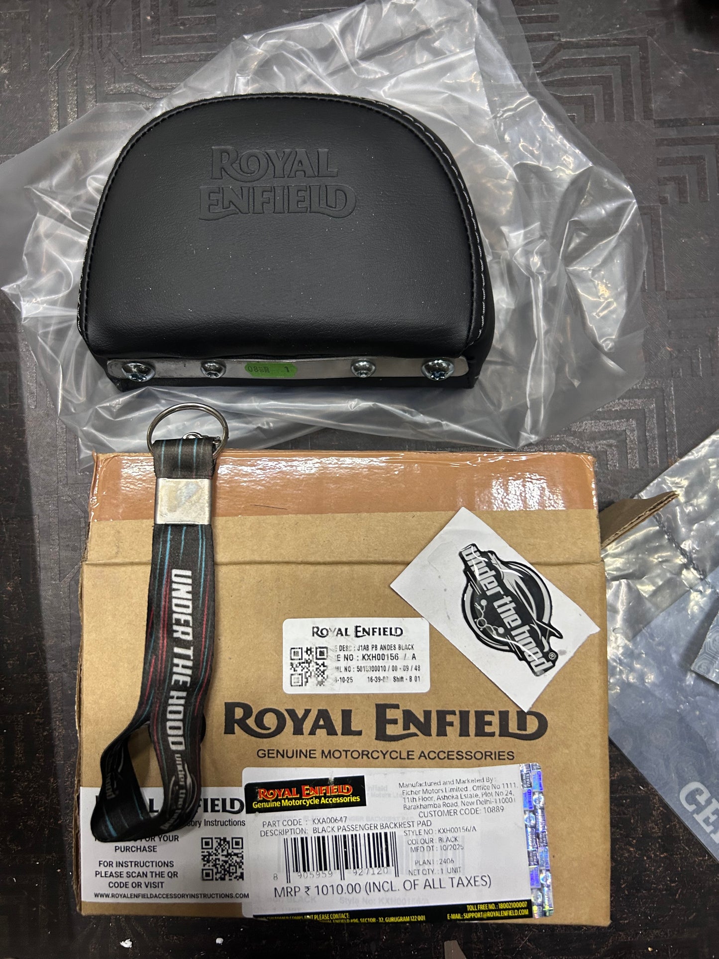KXA00647 Royal Enfield Black Passenger Backrest Pad for Classic 350 / Hunter 350 | Genuine GMA