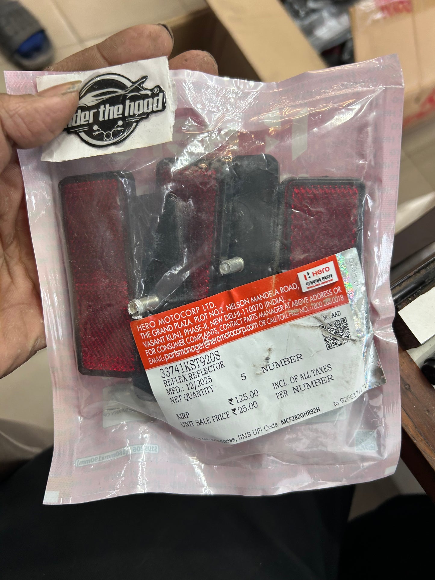 Hero 33741KS920S – Reflex Reflector (Rectangular) | Genuine Hero Rear Safety Reflector