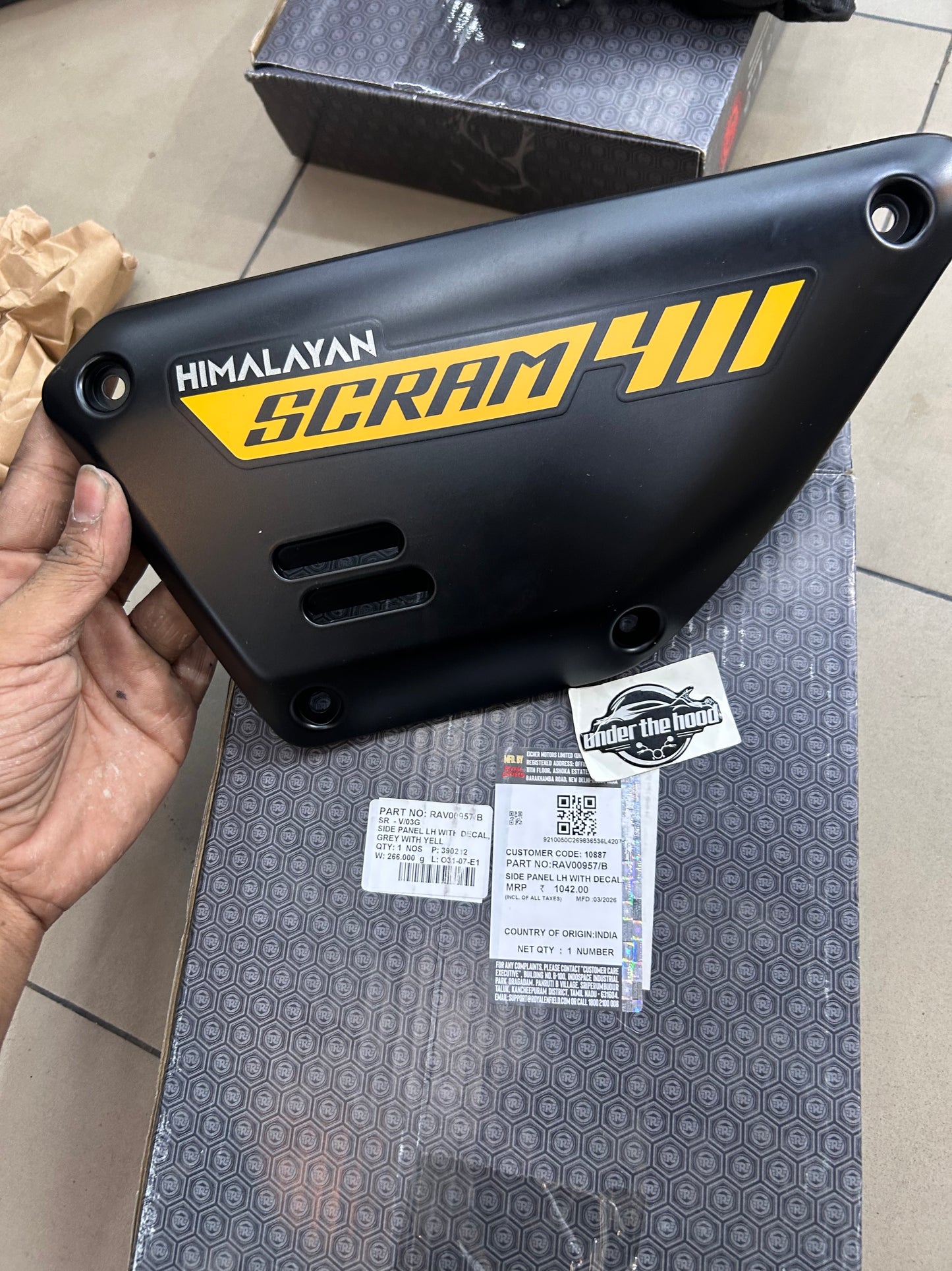 Royal Enfield RAV00957/B - Side Panel LH with Decal - Grey with Yellow for Scram 411 (Graphite Yellow) - OEM