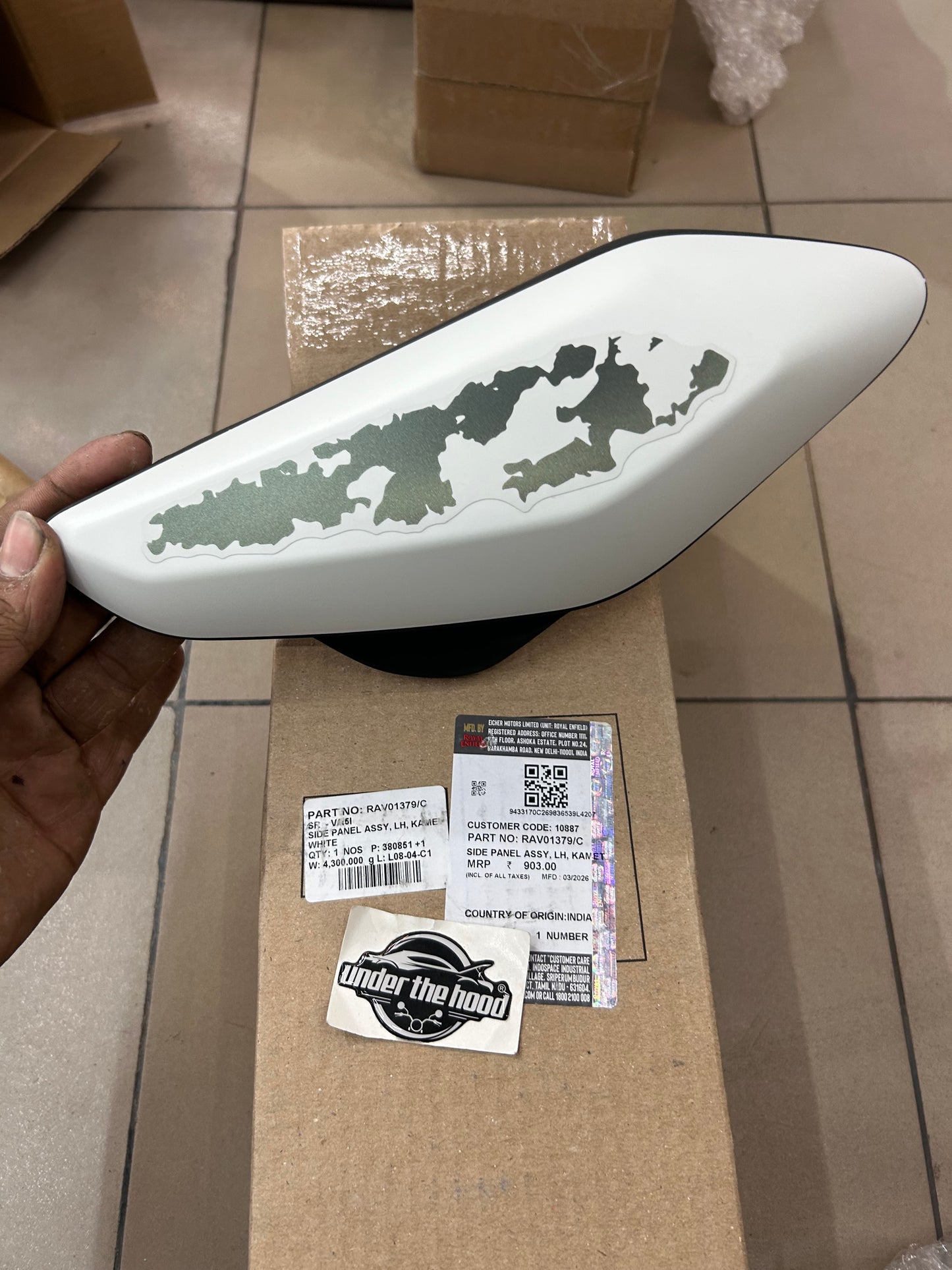 Royal Enfield RAV01379 - Side Panel Assembly (LH) - Kamet White - Himalayan 450
