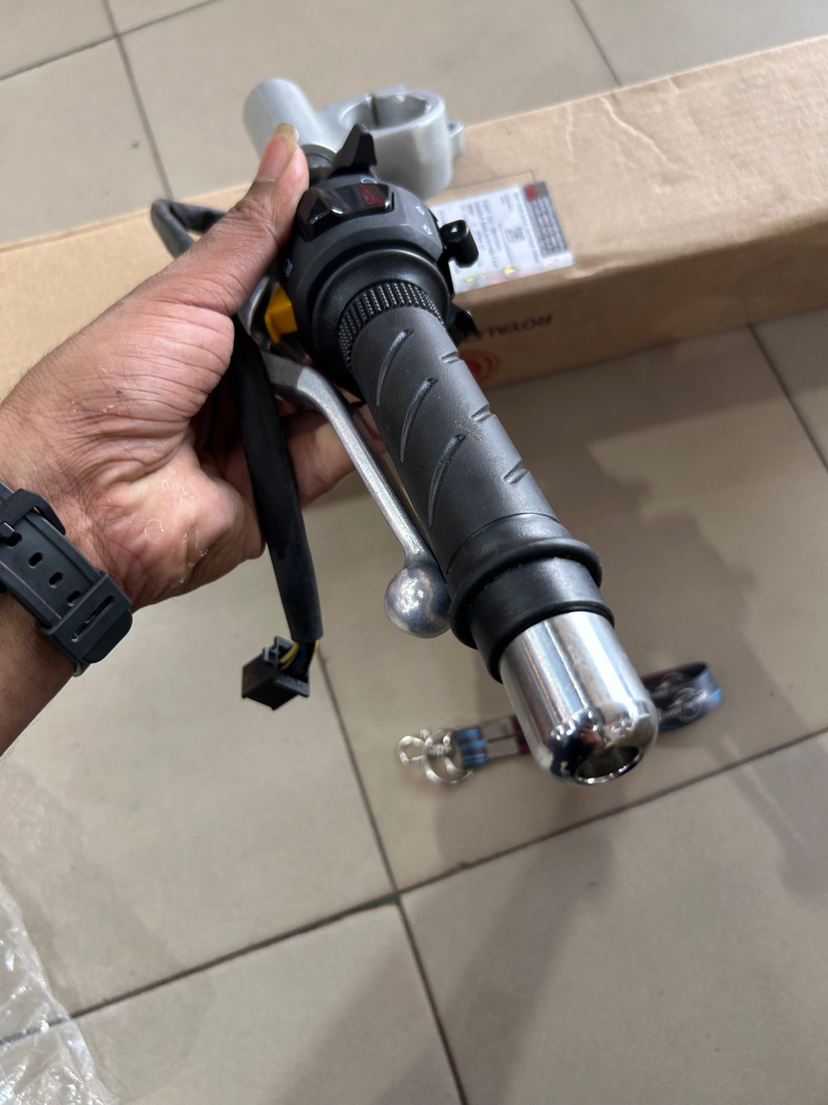 Royal Enfield Continental GT 535 Left Clip-On Handlebar Assembly with Switchgear & Clutch Lever – 585029/H
