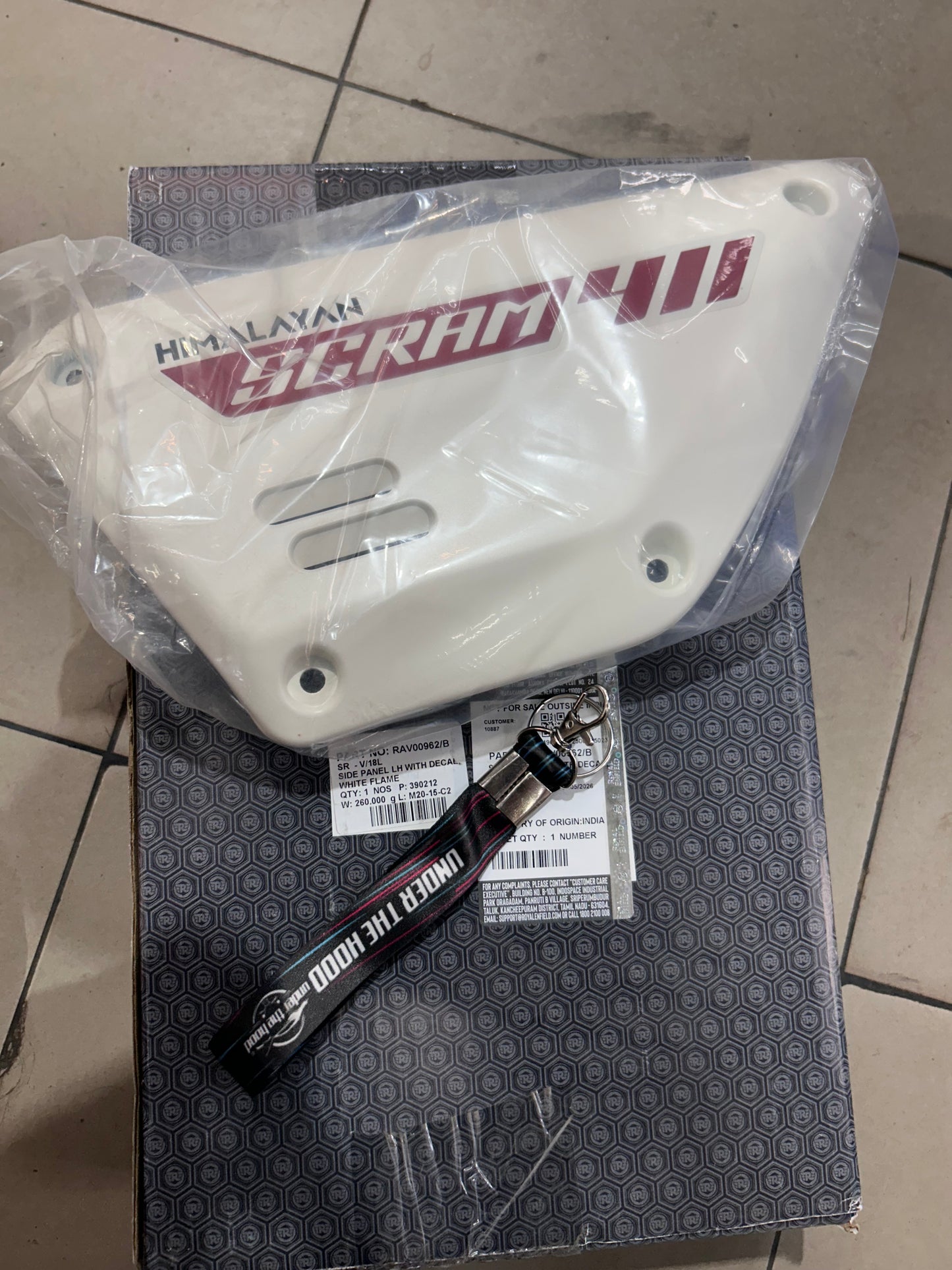 Royal Enfield RAV00962/B - Side Panel LH with Decal - White Flame for Scram 411 White Flame - OEM