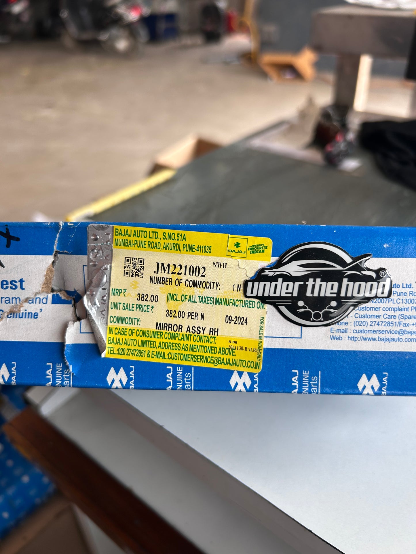 Bajaj JM221002 Rear-View Mirror Assembly Right (RH) – Genuine OEM for Avenger 220